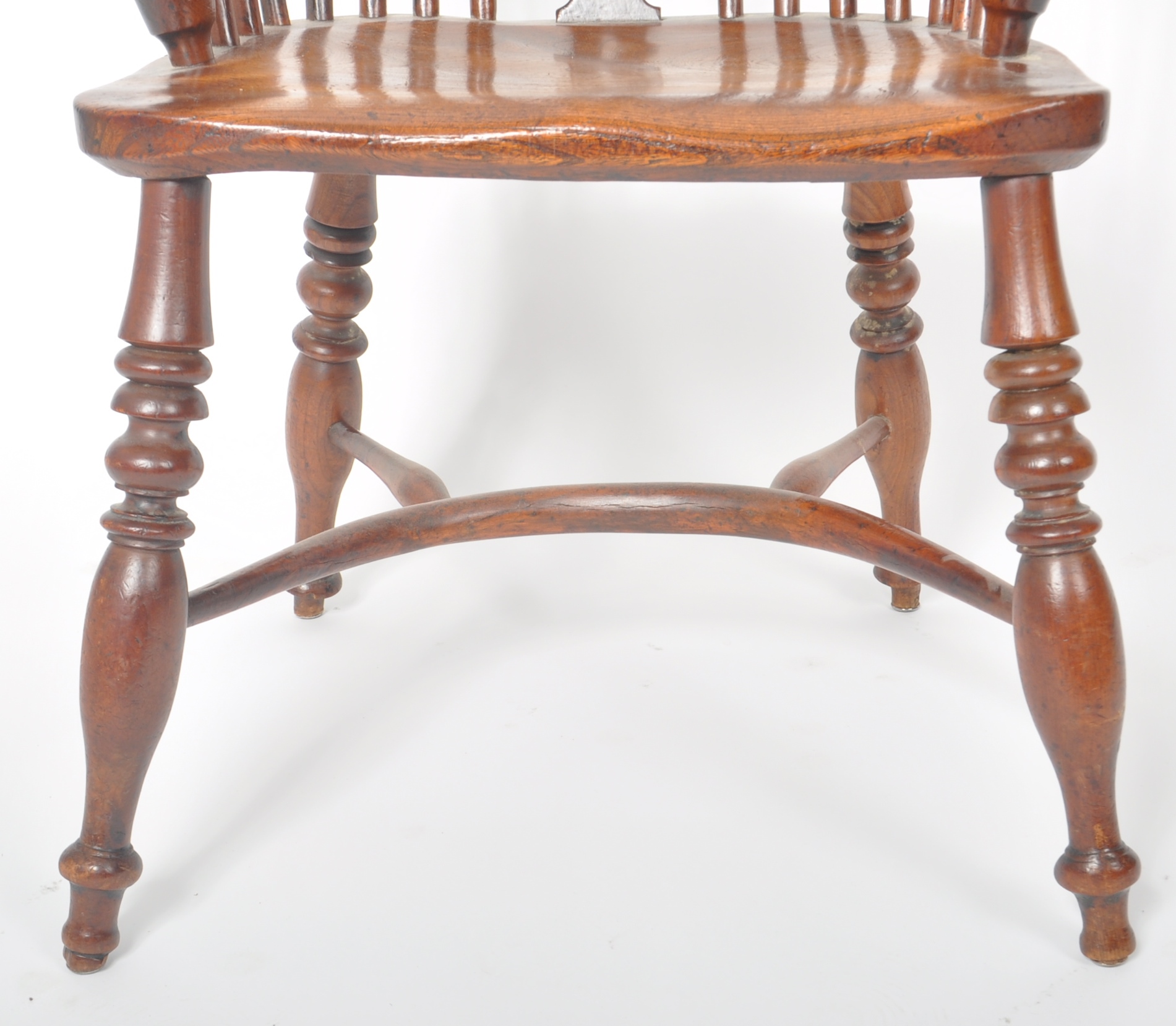 GEORGE III YEW & ELM CRINOLINE STRETCHER WINDSOR CHAIR - Image 5 of 7