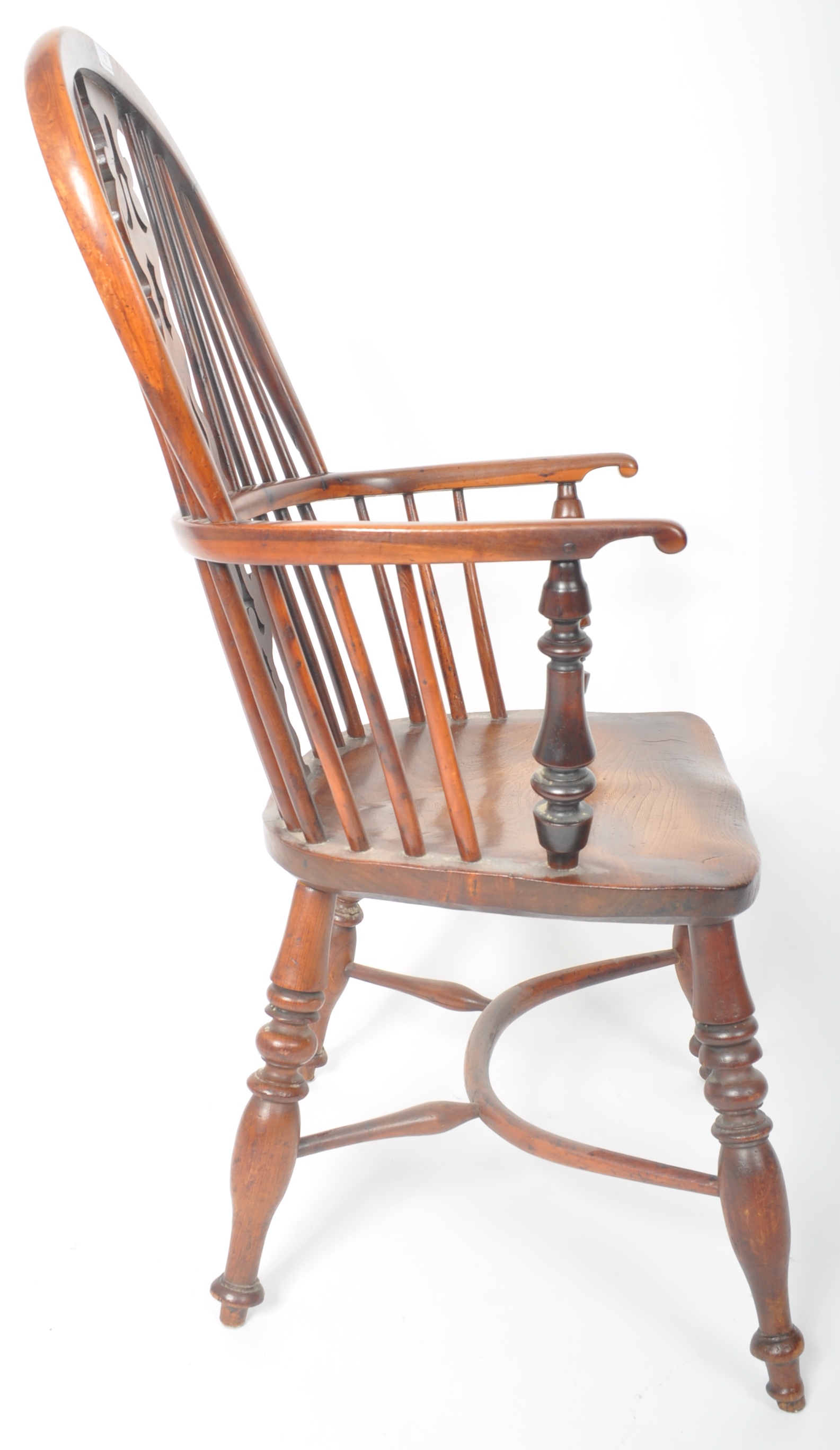 GEORGE III YEW & ELM CRINOLINE STRETCHER WINDSOR CHAIR - Image 6 of 7