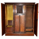 LARGE EARLY 20TH CENTURY THREE DOOR OAK WARDROBE