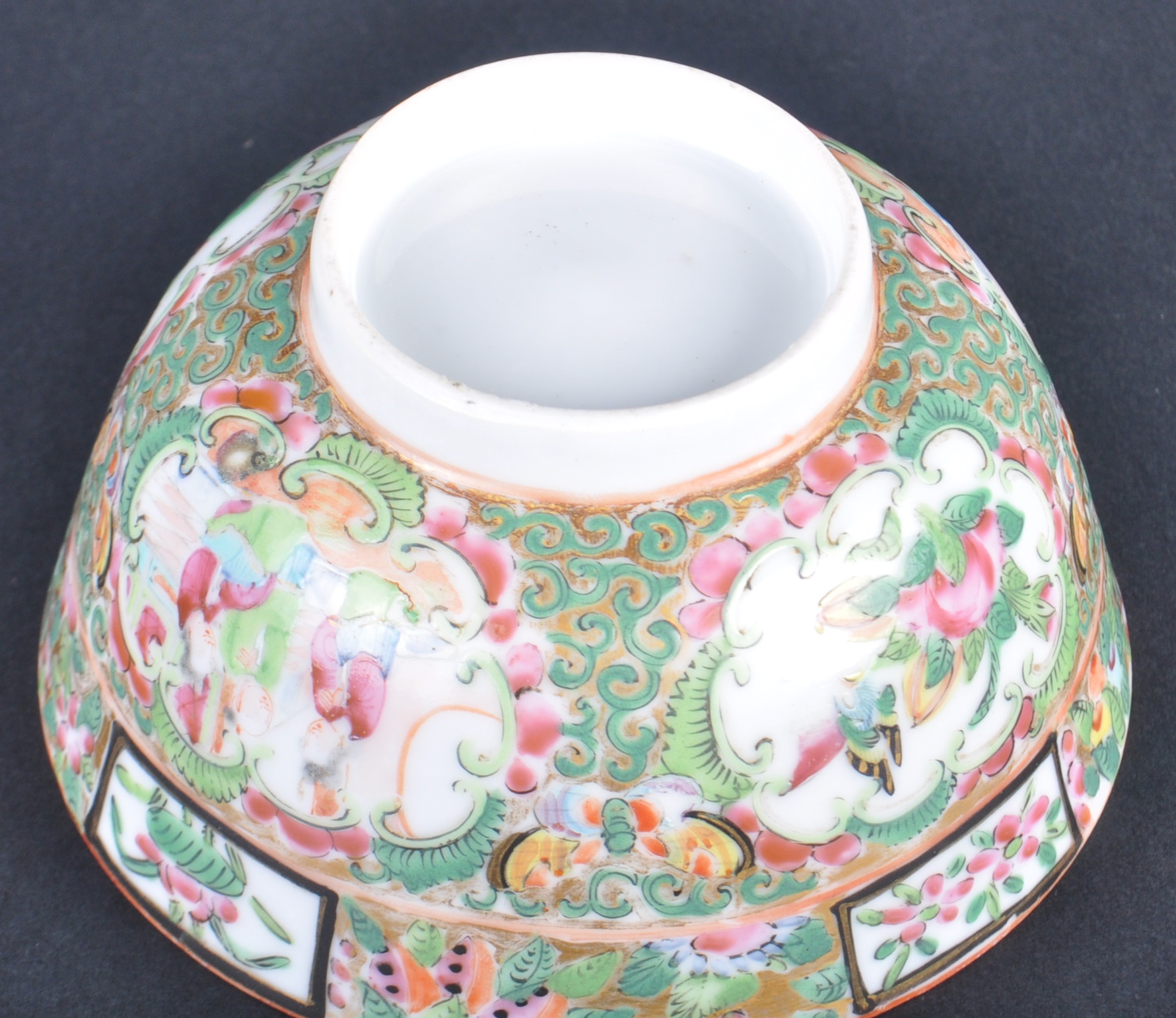 19TH CENTURY CHINESE CANTONESE PORCELAIN BOWL - Image 5 of 5
