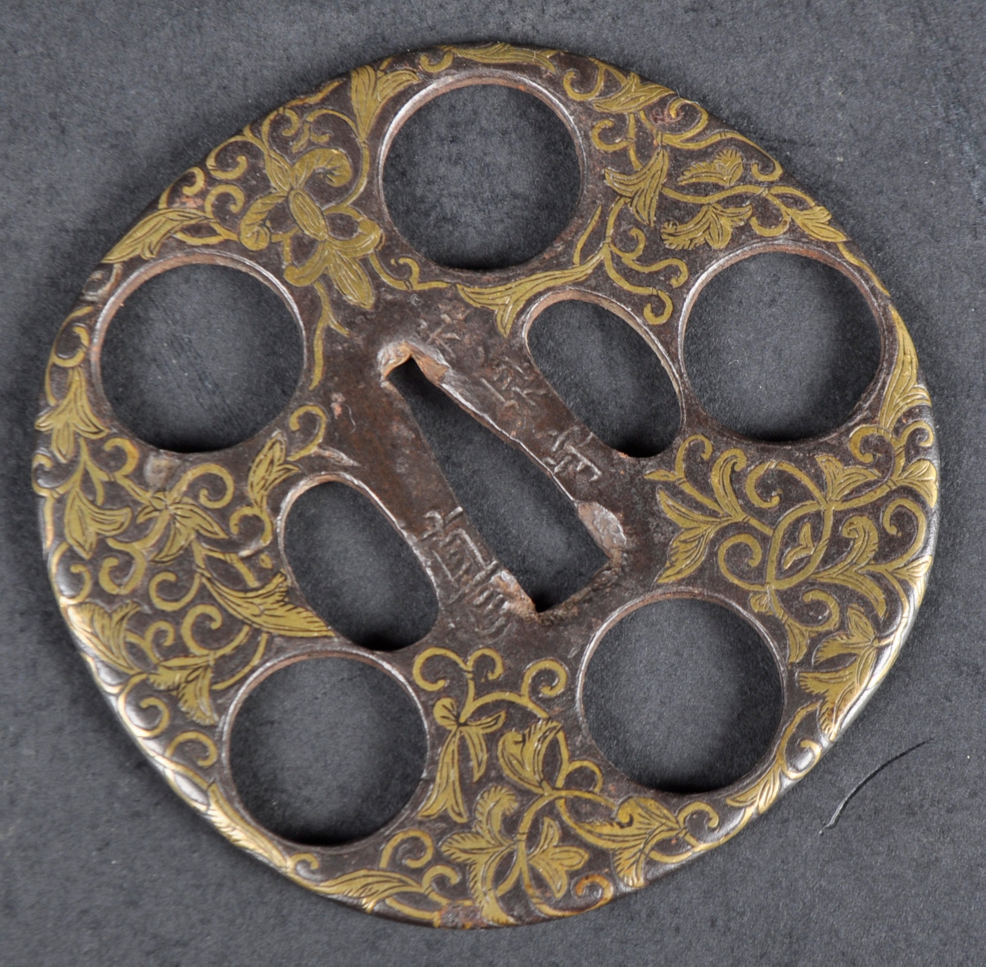 17TH CENTURY JAPANESE kOIKE yOSHIRO IRON TSUBA