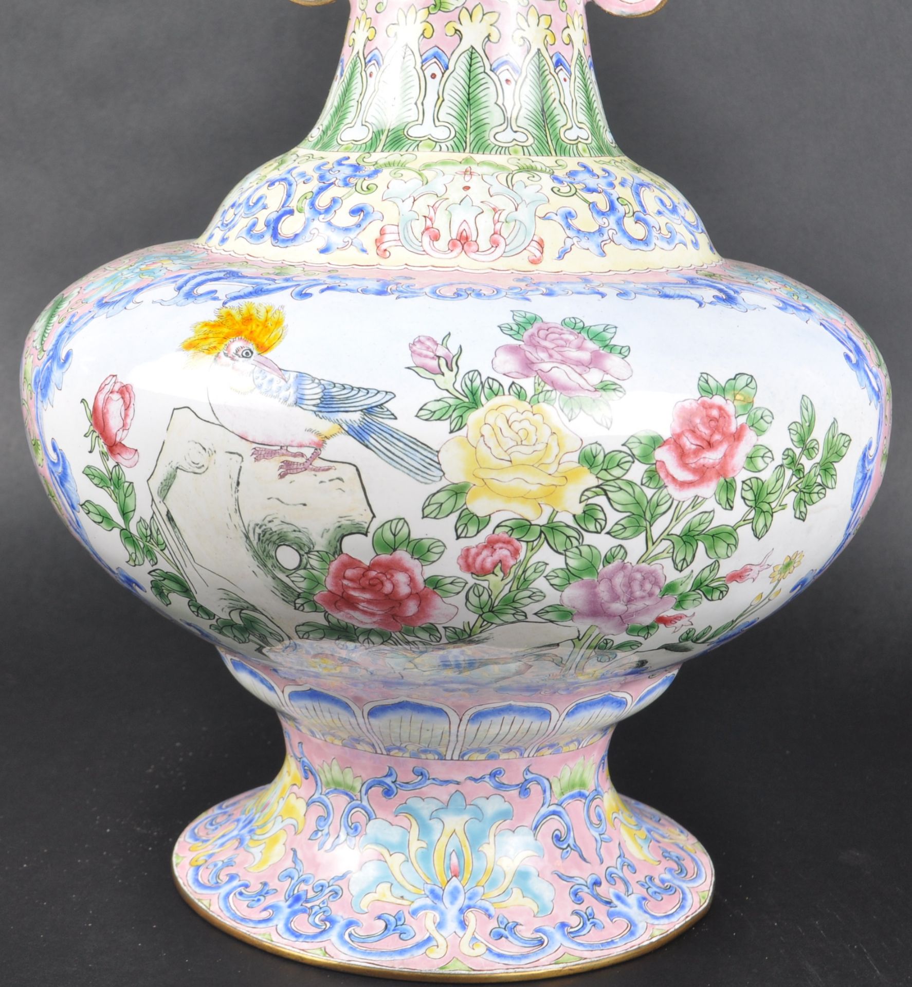 LARGE EARLY 20TH CENTURY CANTON ENAMEL VASE - Image 4 of 11