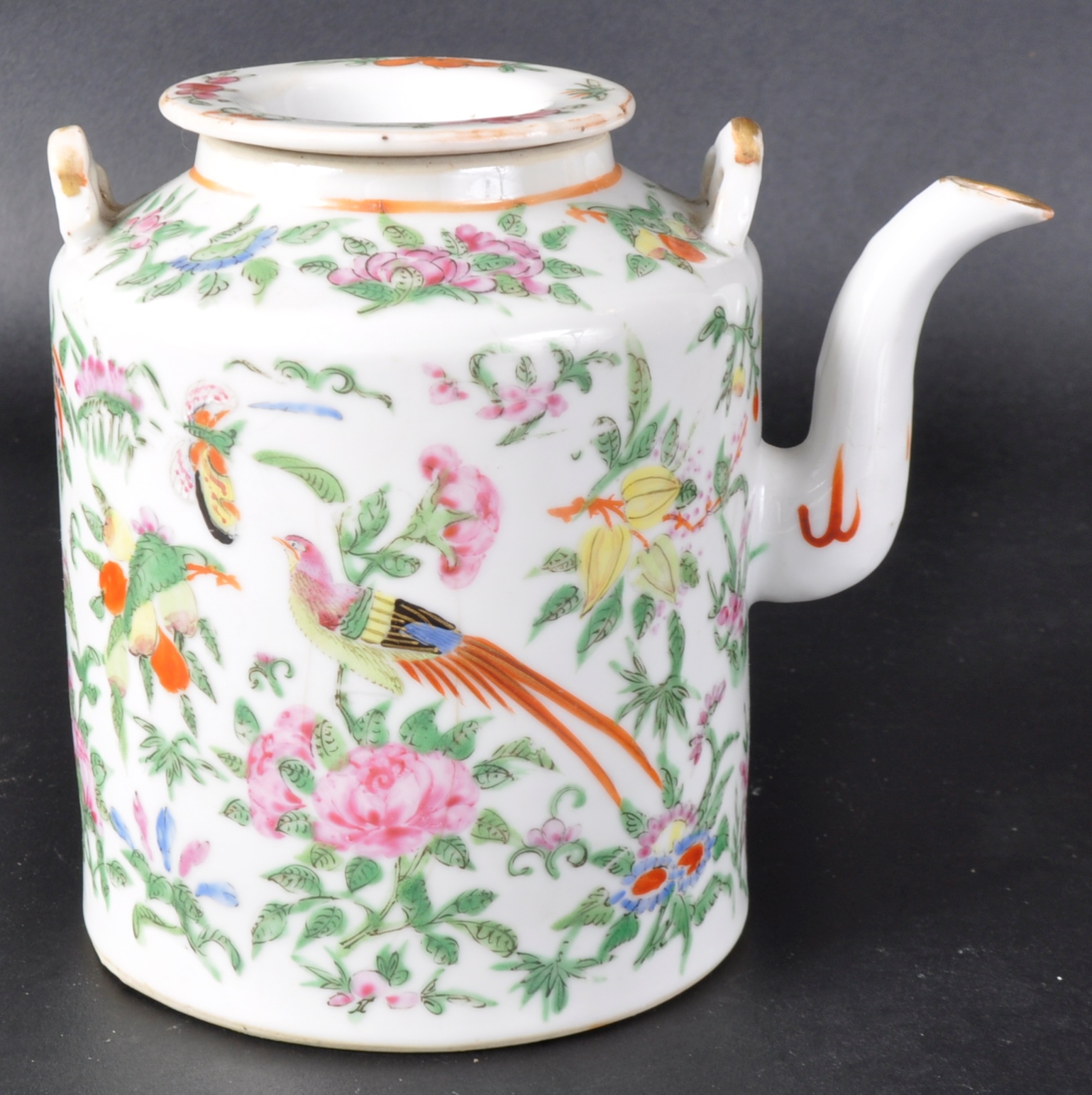19TH CENTURY CHINESE CANTONESE FAMILLE ROSE TEAPOT - Image 2 of 5