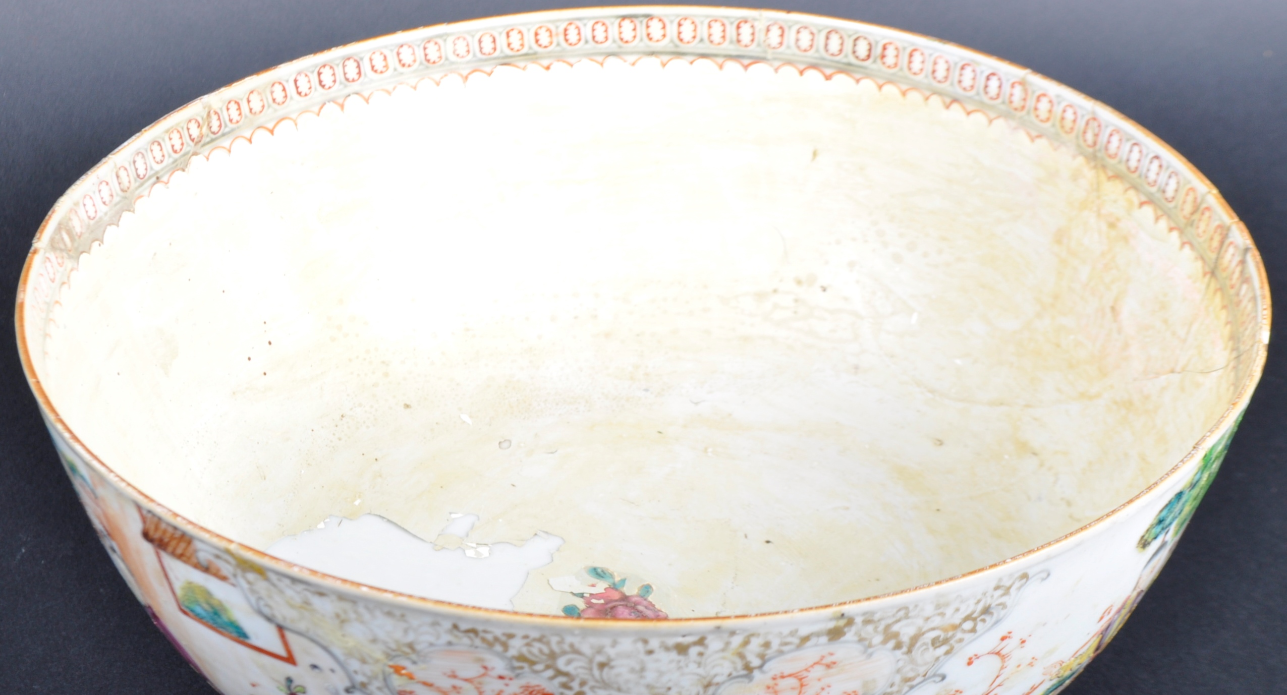 18TH CENTURY CHINESE QIANLONG EXPORT BOWL - Image 2 of 6