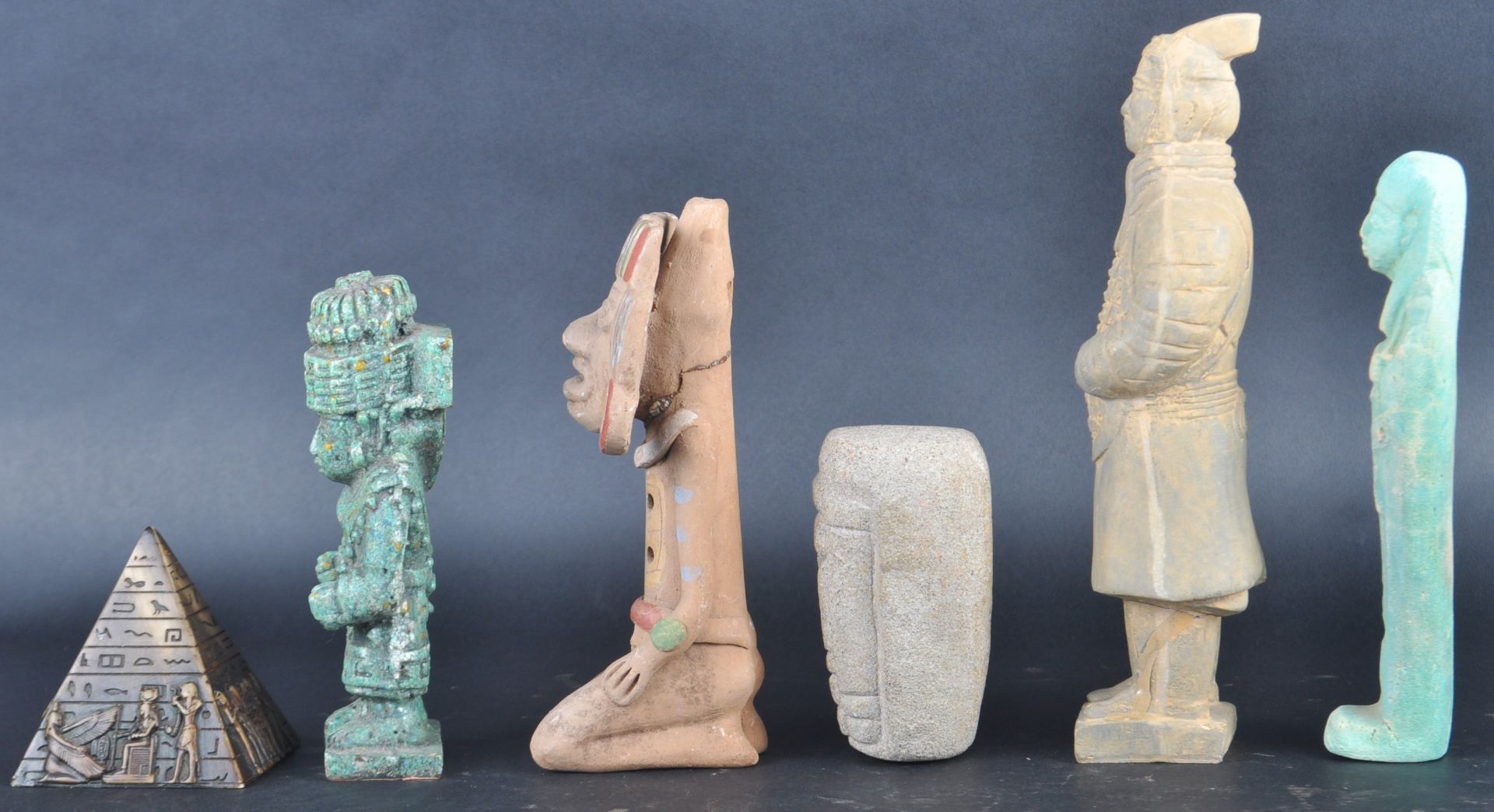 COLLECTION OF ASSORTED FIGURINES - Bild 2 aus 5