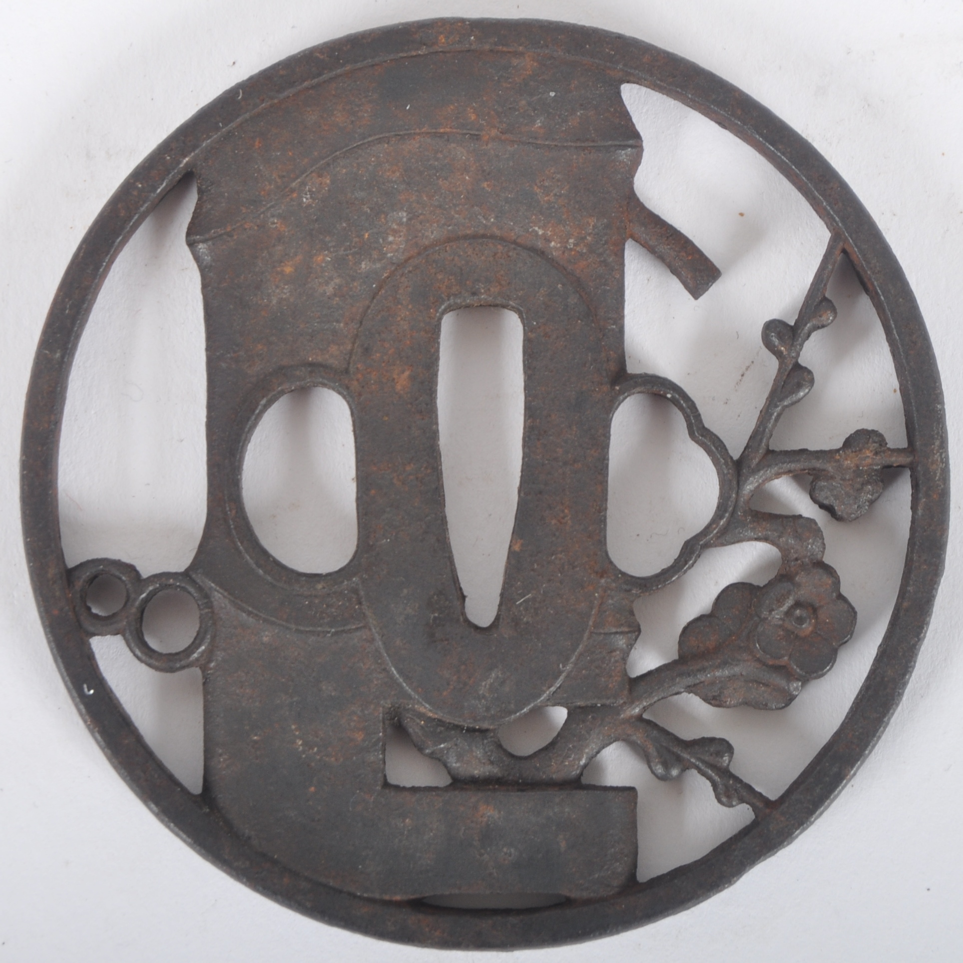 18TH CENTURY JAPANESE IRON TSUBA - Image 2 of 3