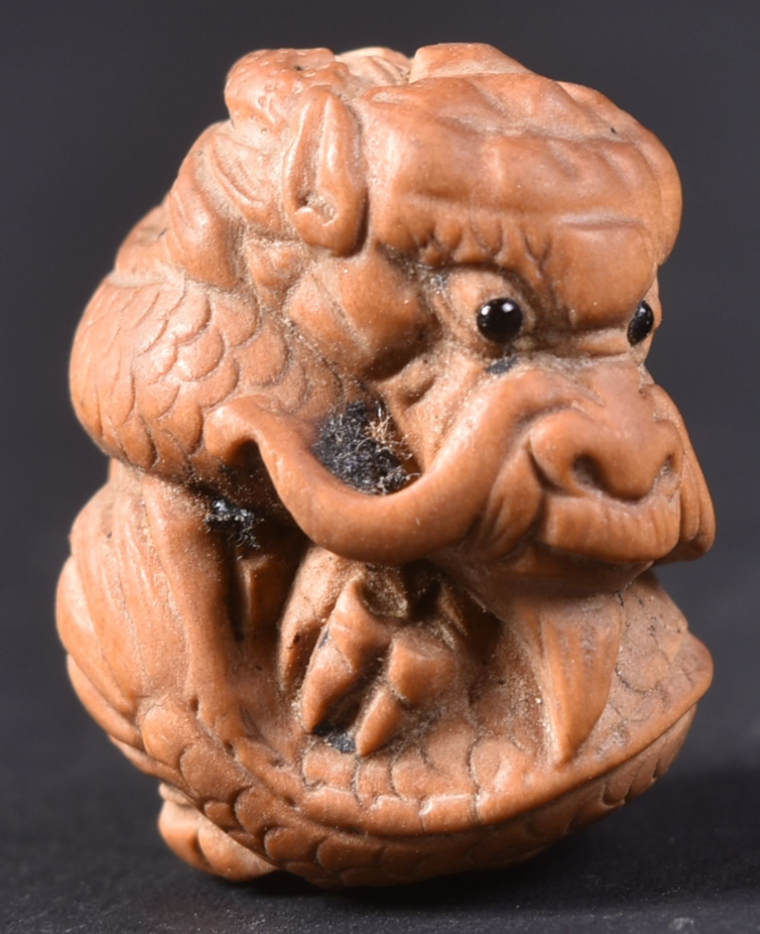 TWO JAPANESE HAND CARVED DRAGON NETSUKES - Bild 9 aus 9