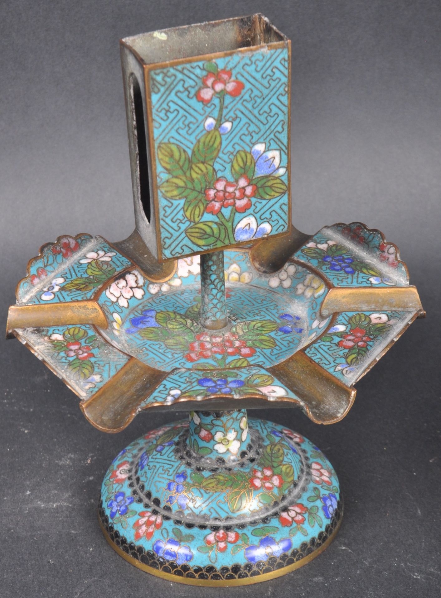 EARLY 20TH CENTURY CHINESE CLOISONNE SMOKERS STAND - Bild 2 aus 6