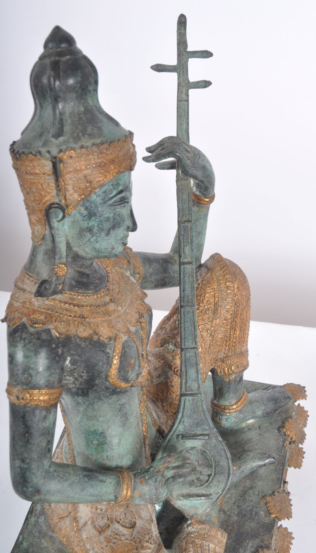 BRONZE FIGUREINE OF THE INDIAN DEITY SARASWATI - Image 5 of 10