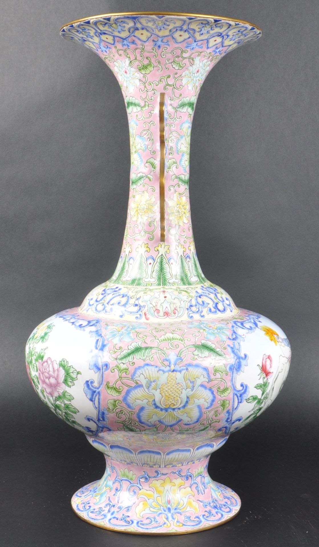 LARGE EARLY 20TH CENTURY CANTON ENAMEL VASE - Image 6 of 11