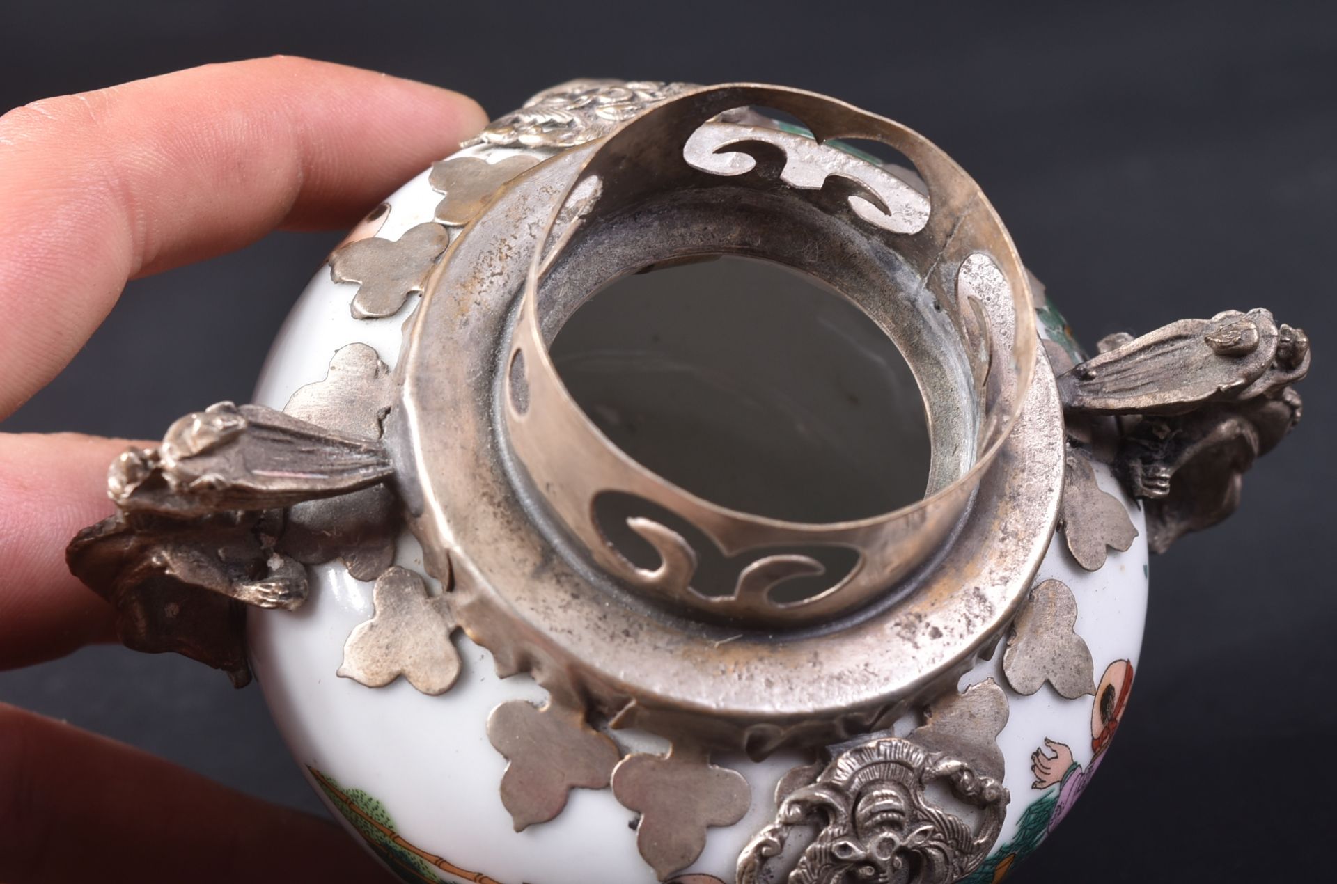 20TH CENTURY CHINESE WHITE METAL MOUNTED INCENSE BURNER - Image 6 of 8