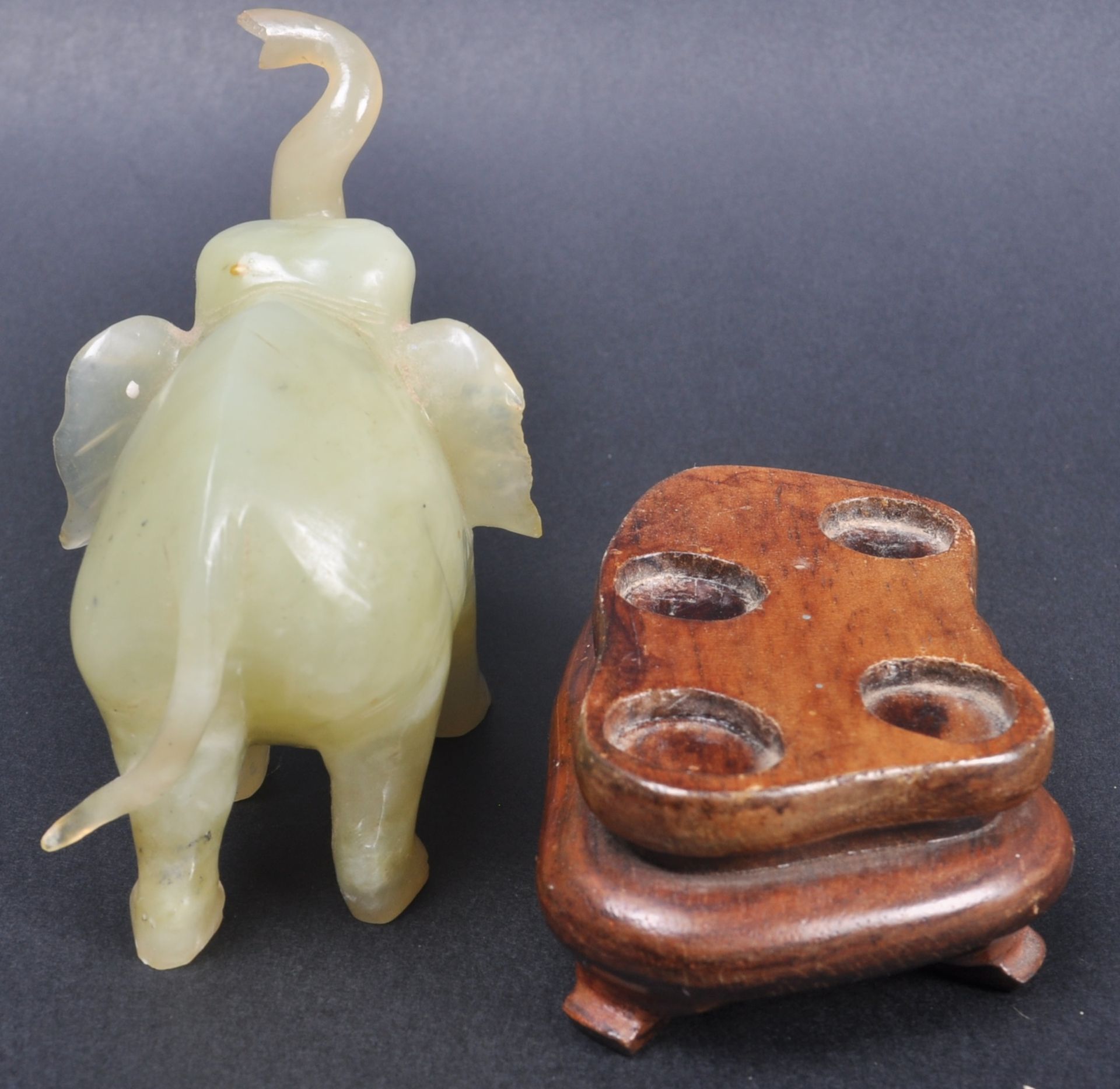 20TH CENTURY CHINESE HAND CARVED JADE ELEPHANT - Image 7 of 7