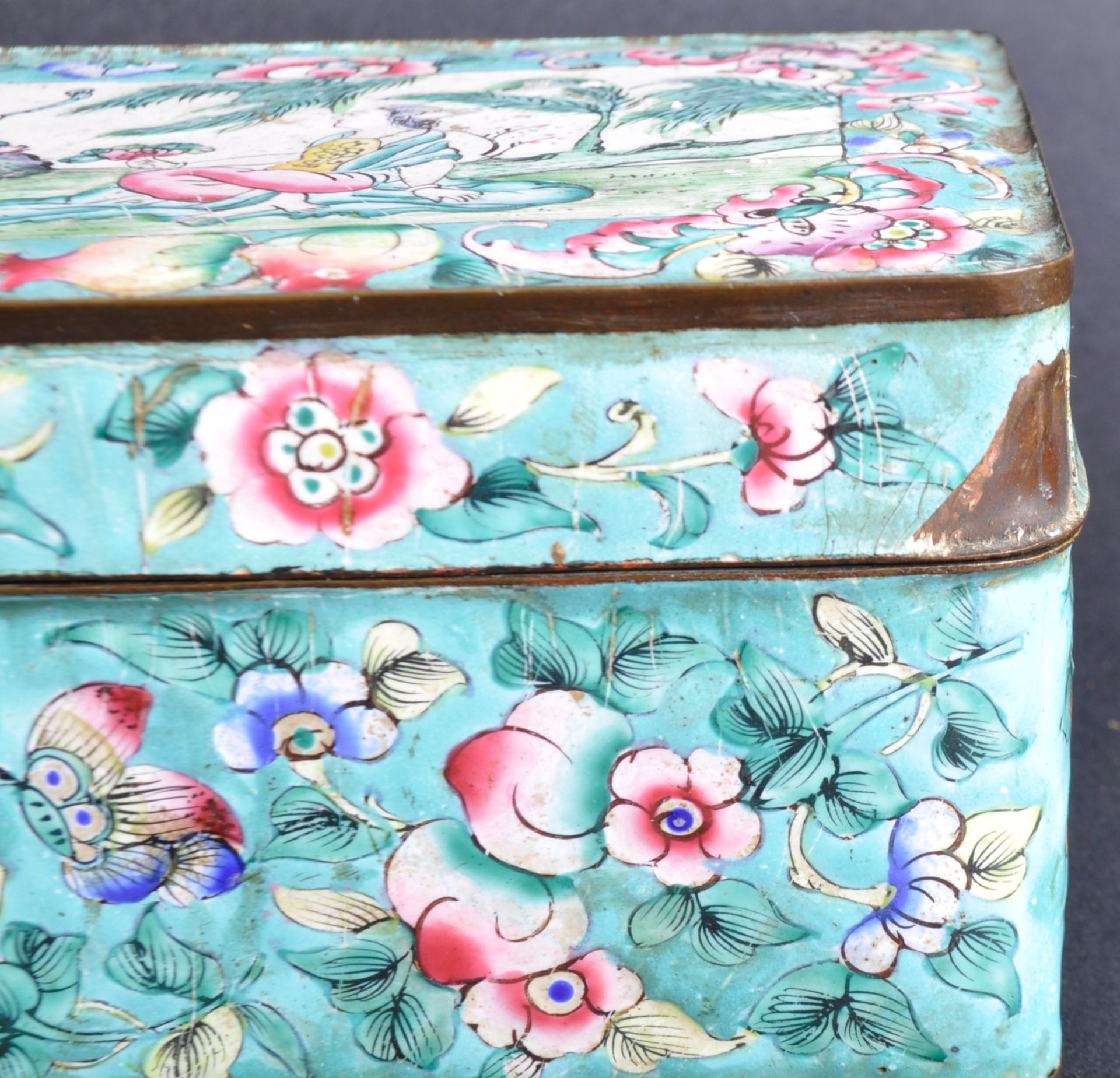 19TH CENTURY CHINESE CANTON ENAMEL BOX - Bild 4 aus 5