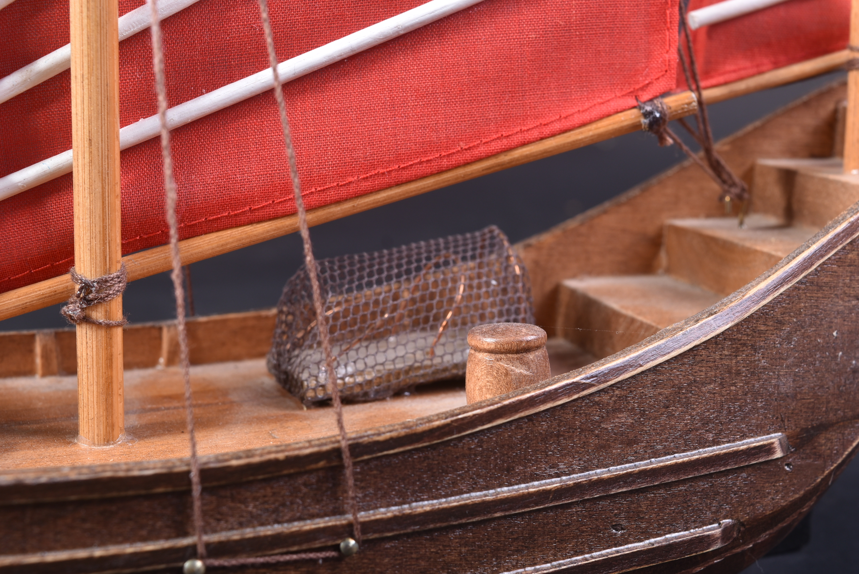 SCRATCHBUILT CHINESE MODEL JUNK BOAT - Image 6 of 7