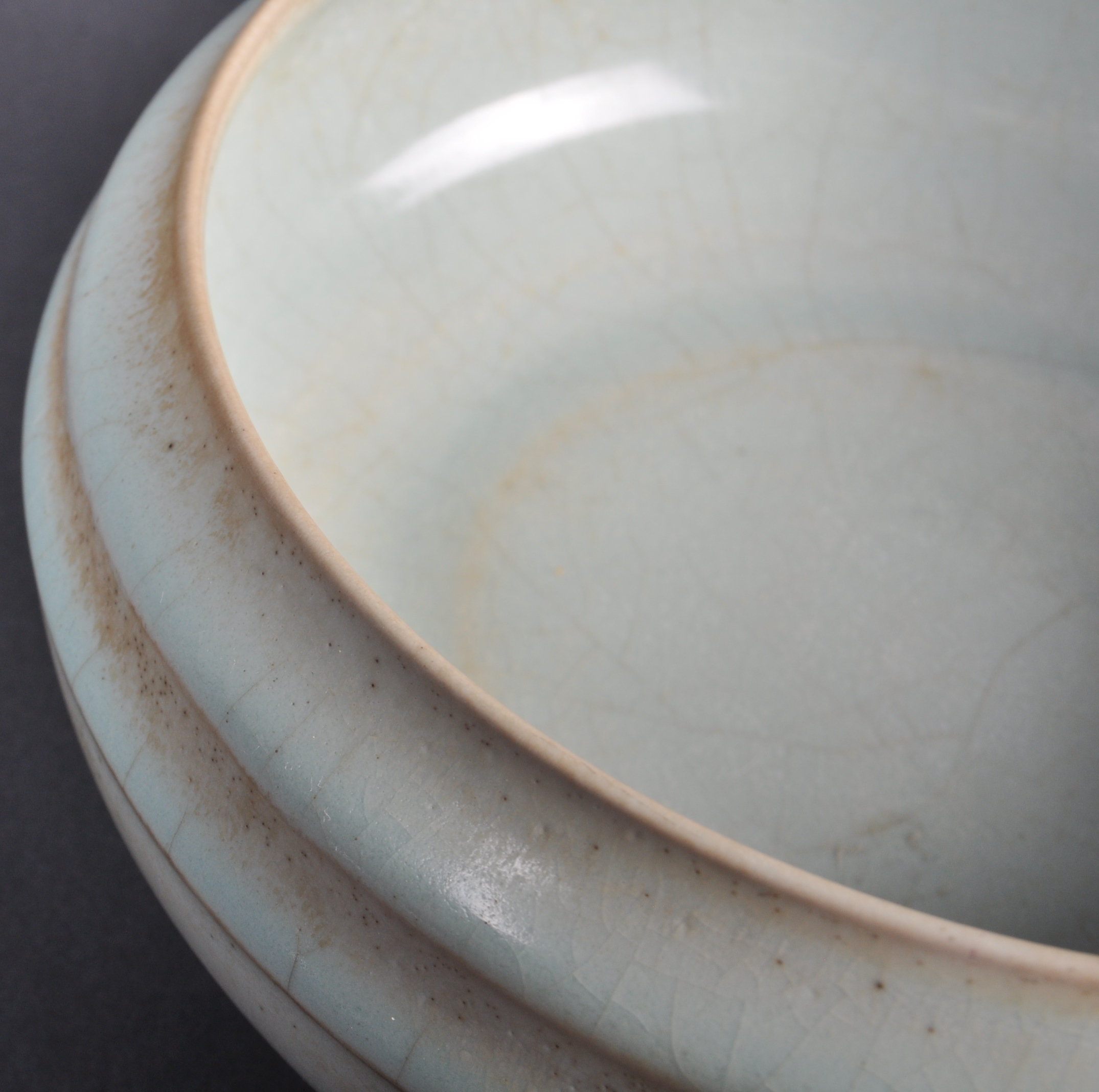 19TH CENTURY CHINESE CELADON GLAZE SONG STYLE BOWL - Image 4 of 6