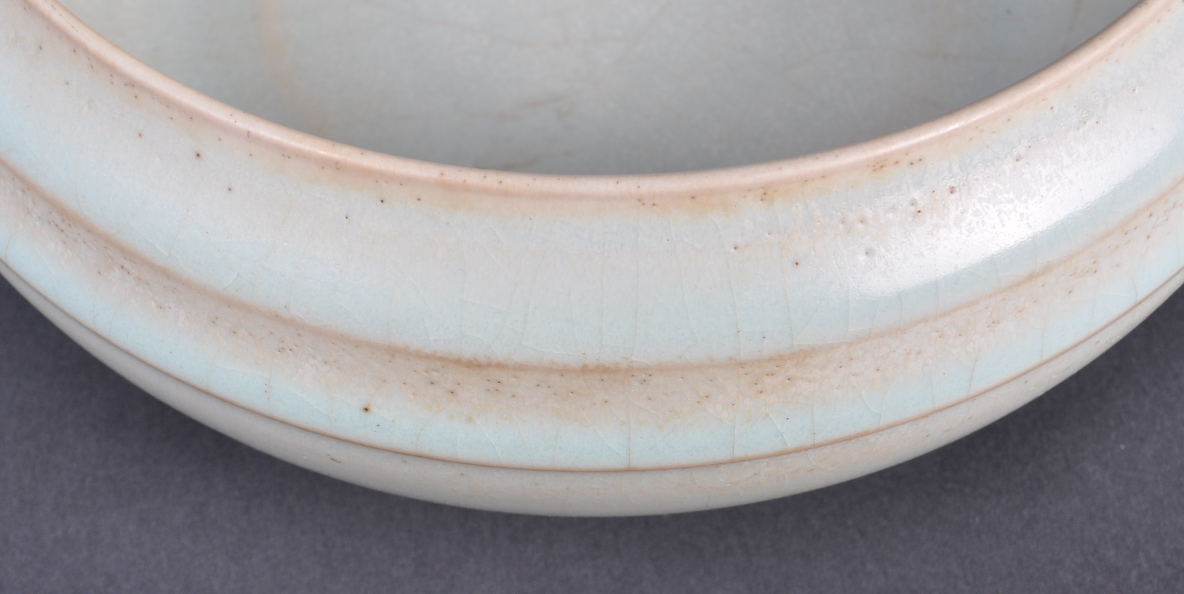 19TH CENTURY CHINESE CELADON GLAZE SONG STYLE BOWL - Image 5 of 6