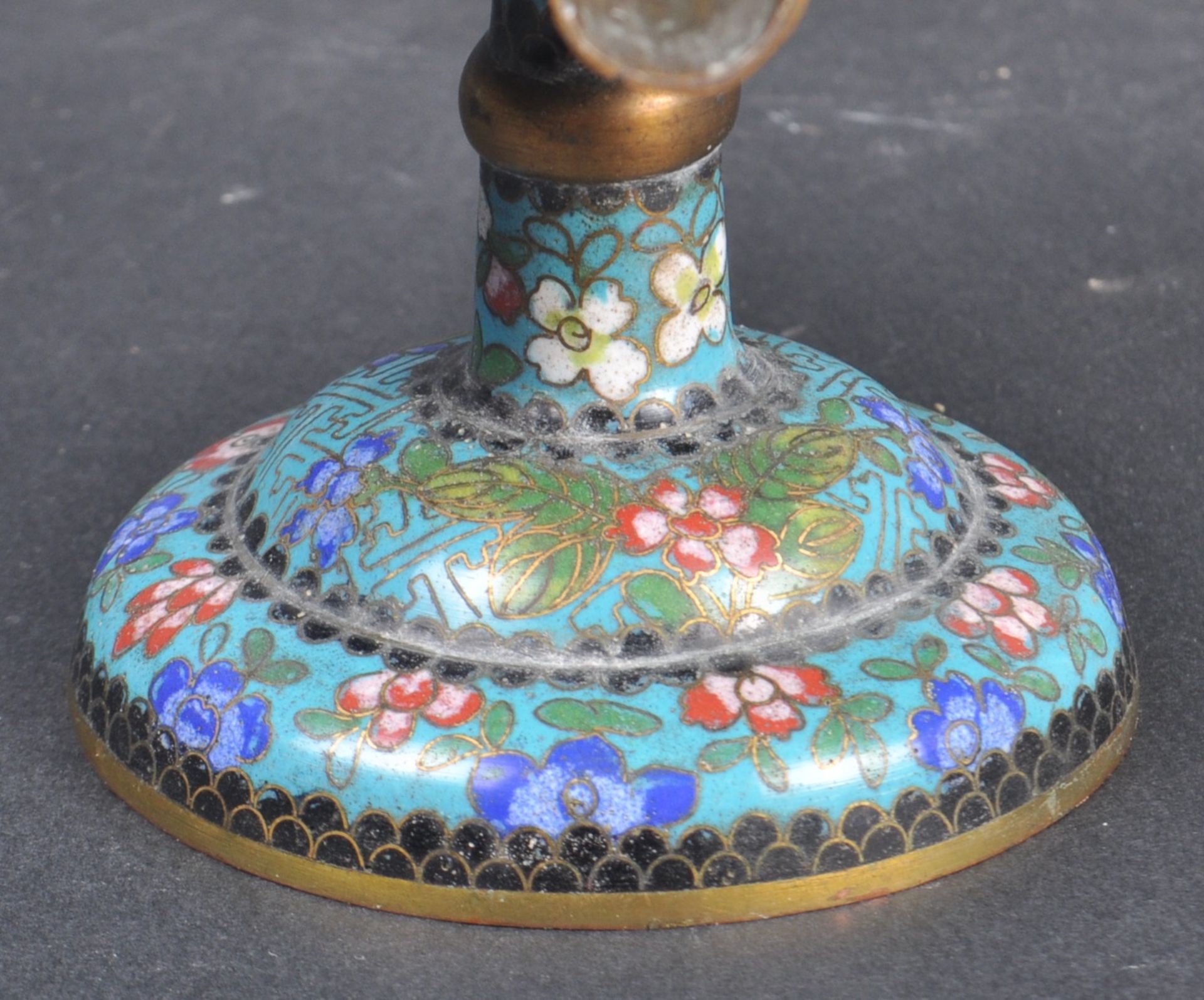EARLY 20TH CENTURY CHINESE CLOISONNE SMOKERS STAND - Bild 5 aus 6