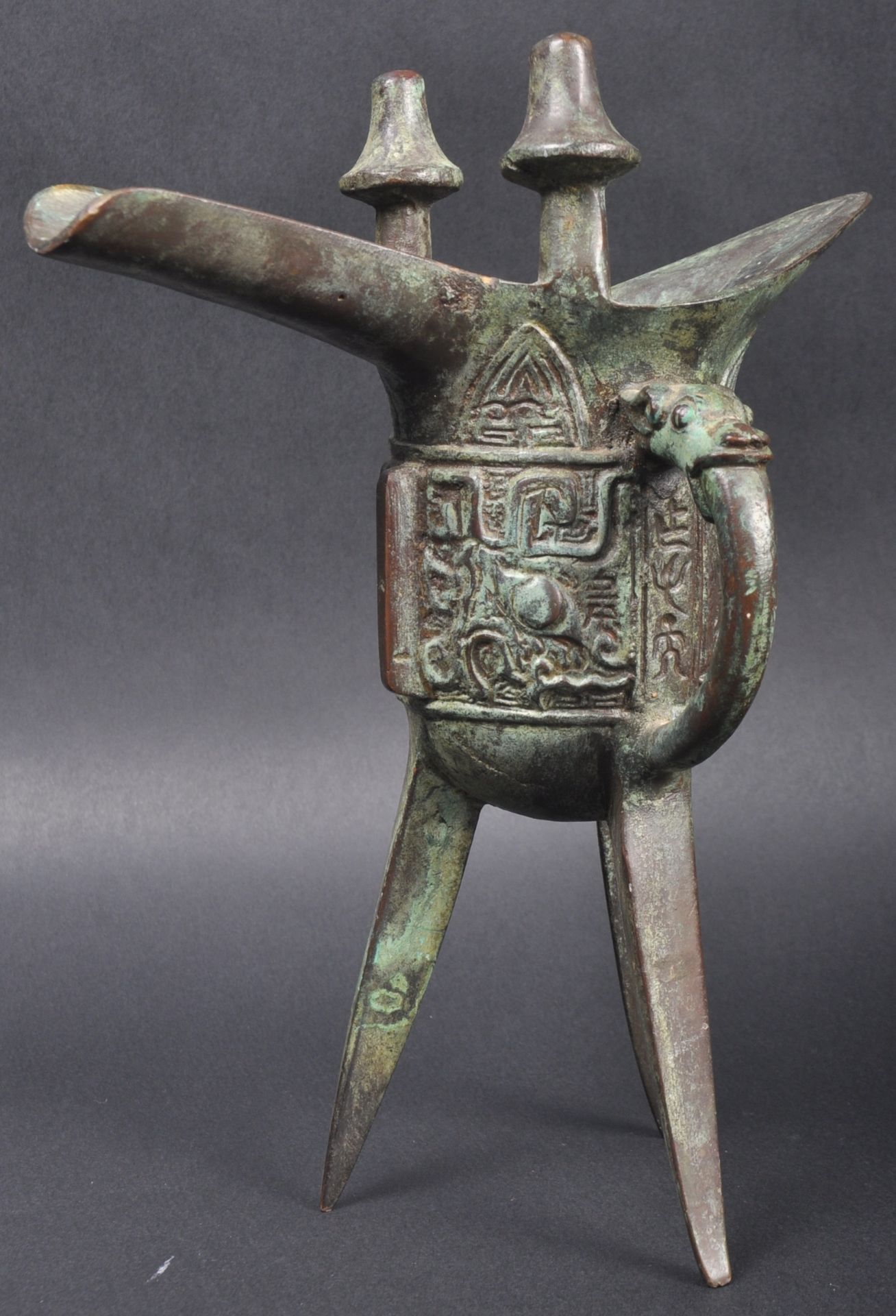 19TH CENTURY CHINESE BRONZE JUE RITUAL VESSEL