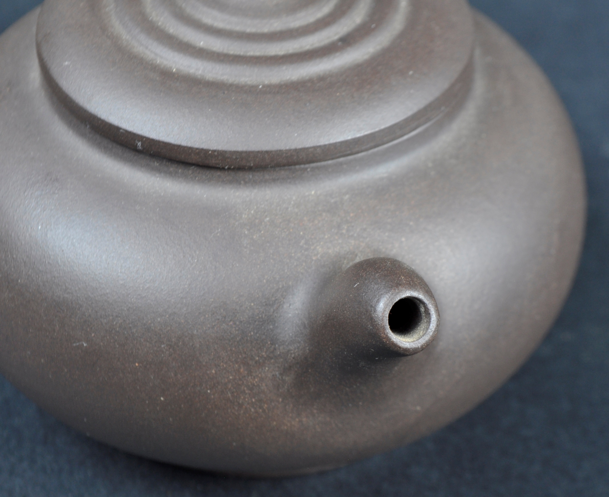 EARLY 20TH CENTURY CHINESE YIXING TEAPOT - Image 5 of 6