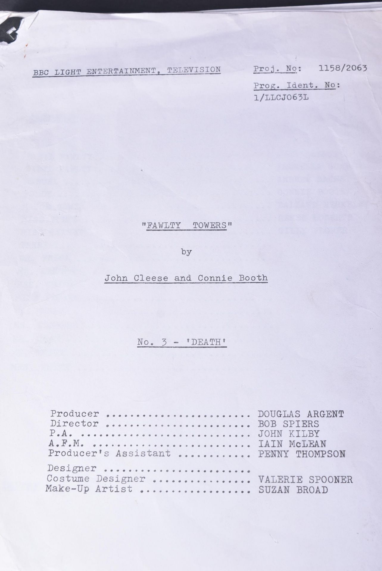 FAWLTY TOWERS - THE KIPPER & THE CORPSE - ORIGINAL BBC REHEARSAL SCRIPT - Bild 2 aus 8