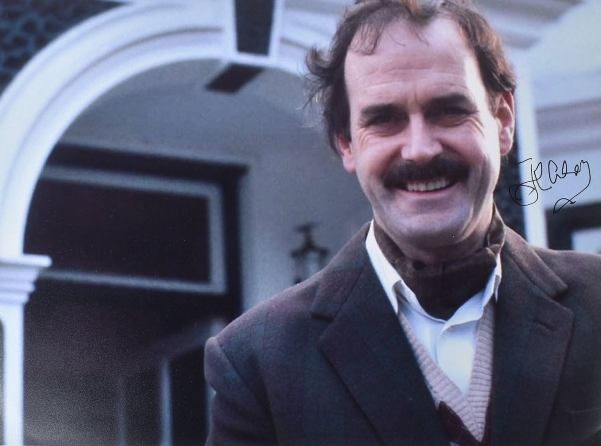 FAWLTY TOWERS - JOHN CLEESE - 16X12" LARGE AUTOGRAPHED PHOTO