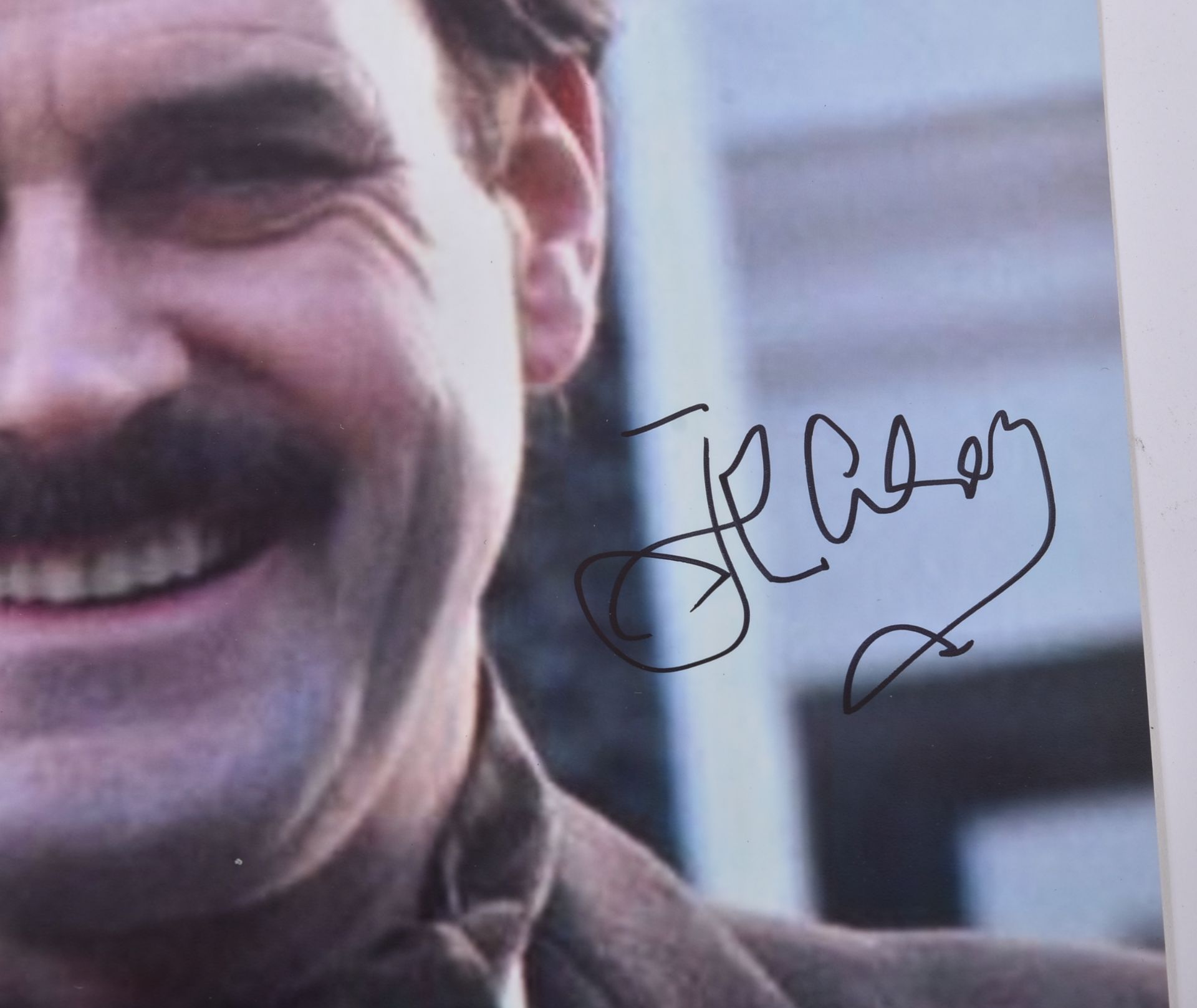 FAWLTY TOWERS - JOHN CLEESE - 16X12" LARGE AUTOGRAPHED PHOTO - Bild 2 aus 2