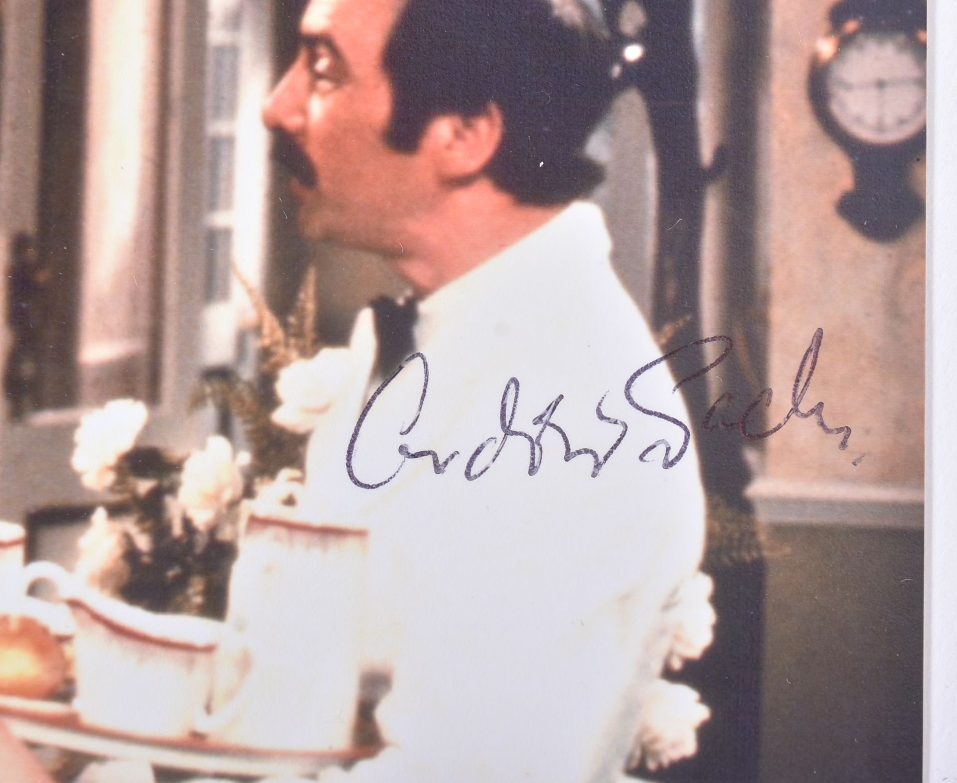 FAWLTY TOWERS - ANDREW SACHS (MANUEL) SIGNED PHOTOGRAPH - Image 2 of 2