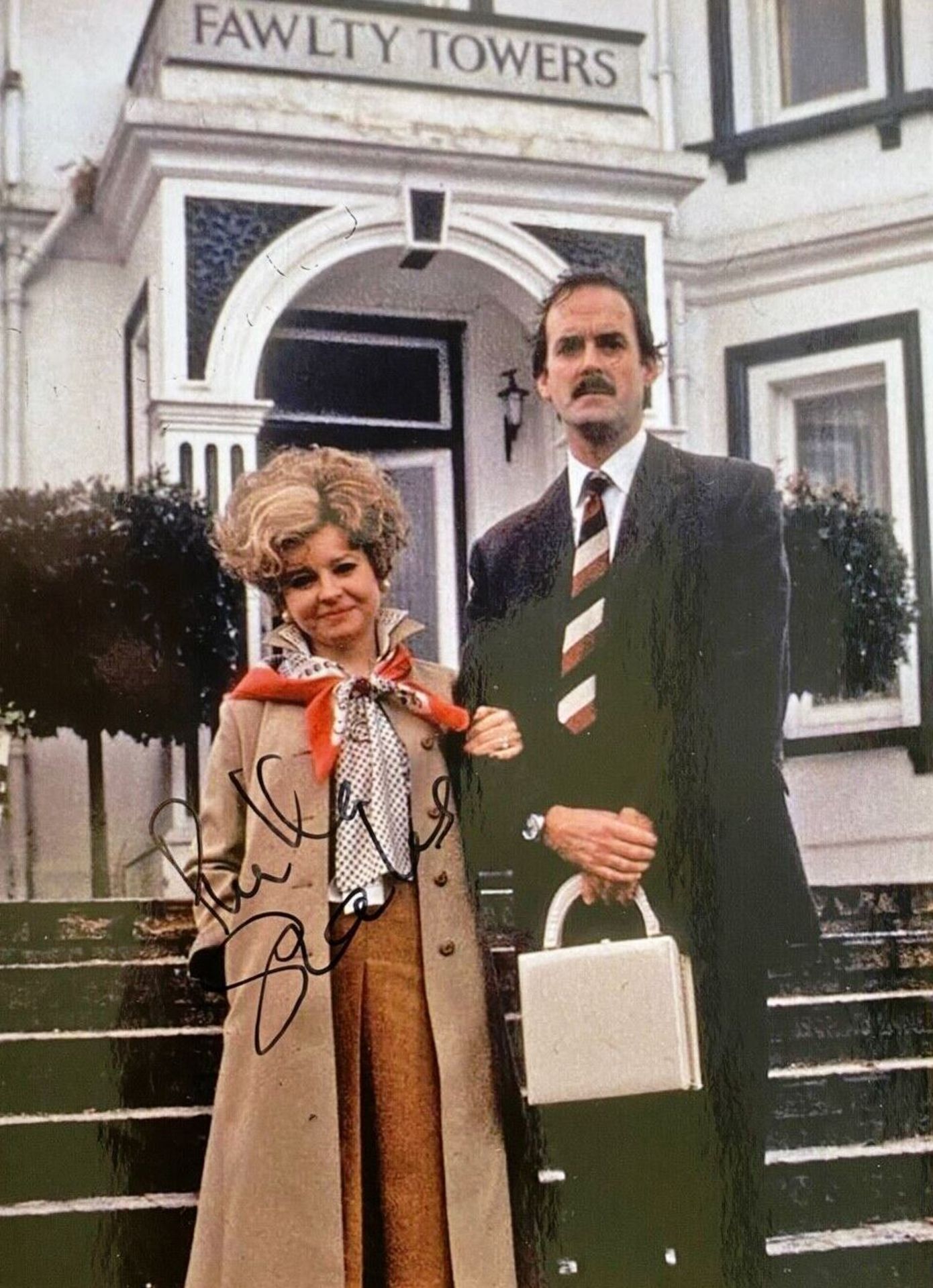 FAWLTY TOWERS - PRUNELLA SCALES (SYBIL) - AUTOGRAPHED PHOTO