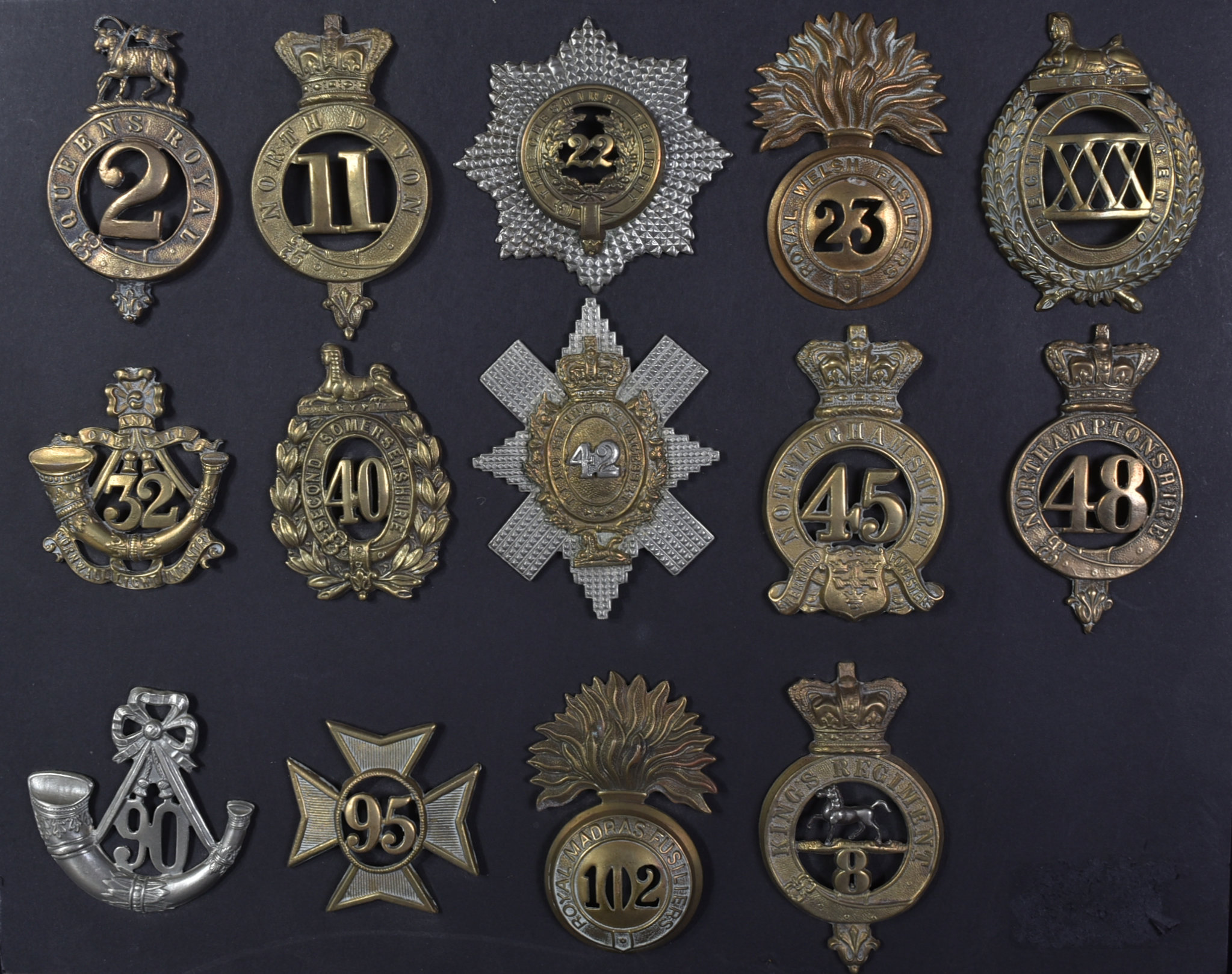 COLLECTION OF ASSORTED BRITISH MILITARY CAP BADGES