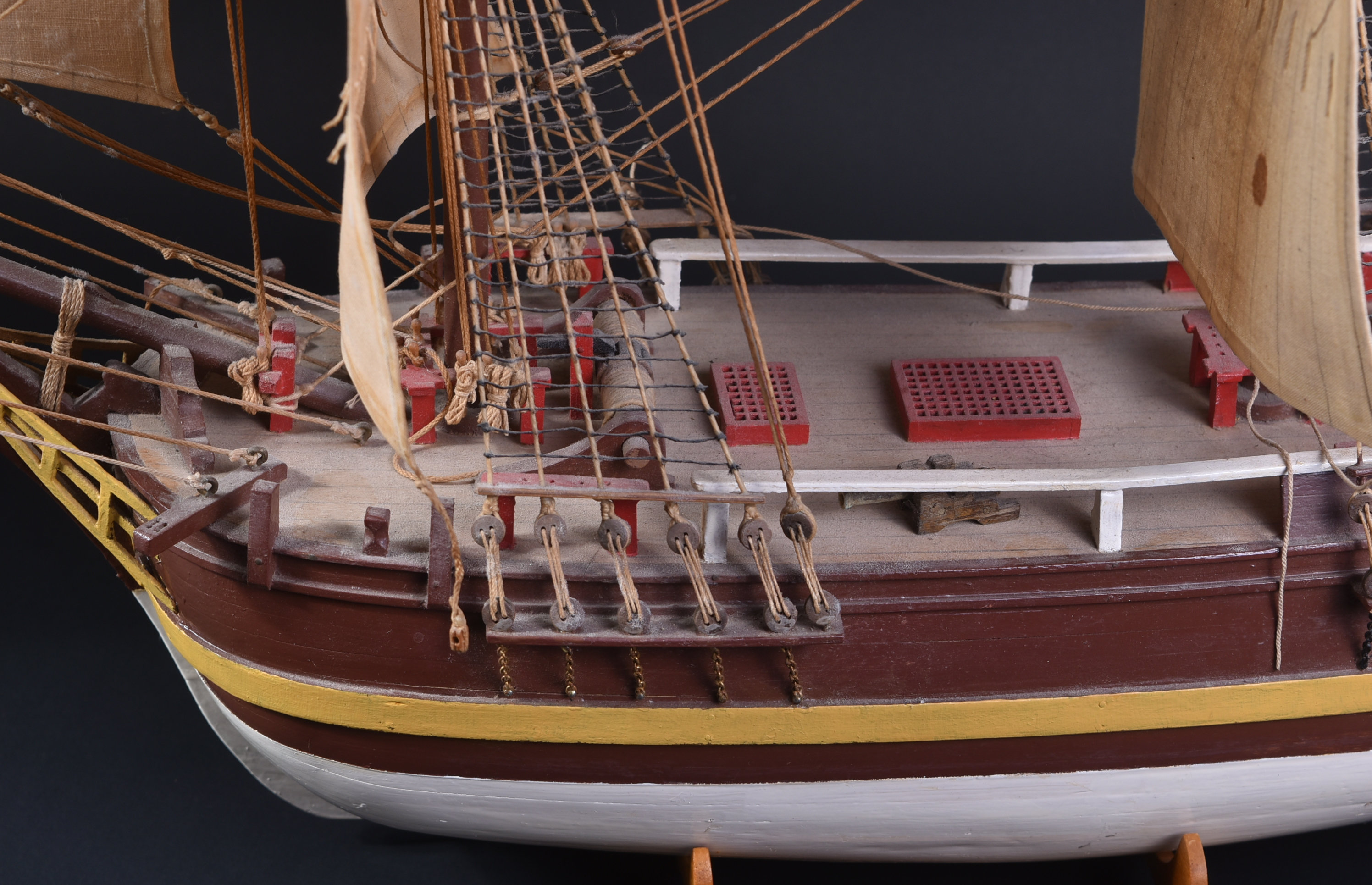 MUSEUM QUALITY MODEL BOAT COLLECTION – RMS TITANIC - Image 5 of 12