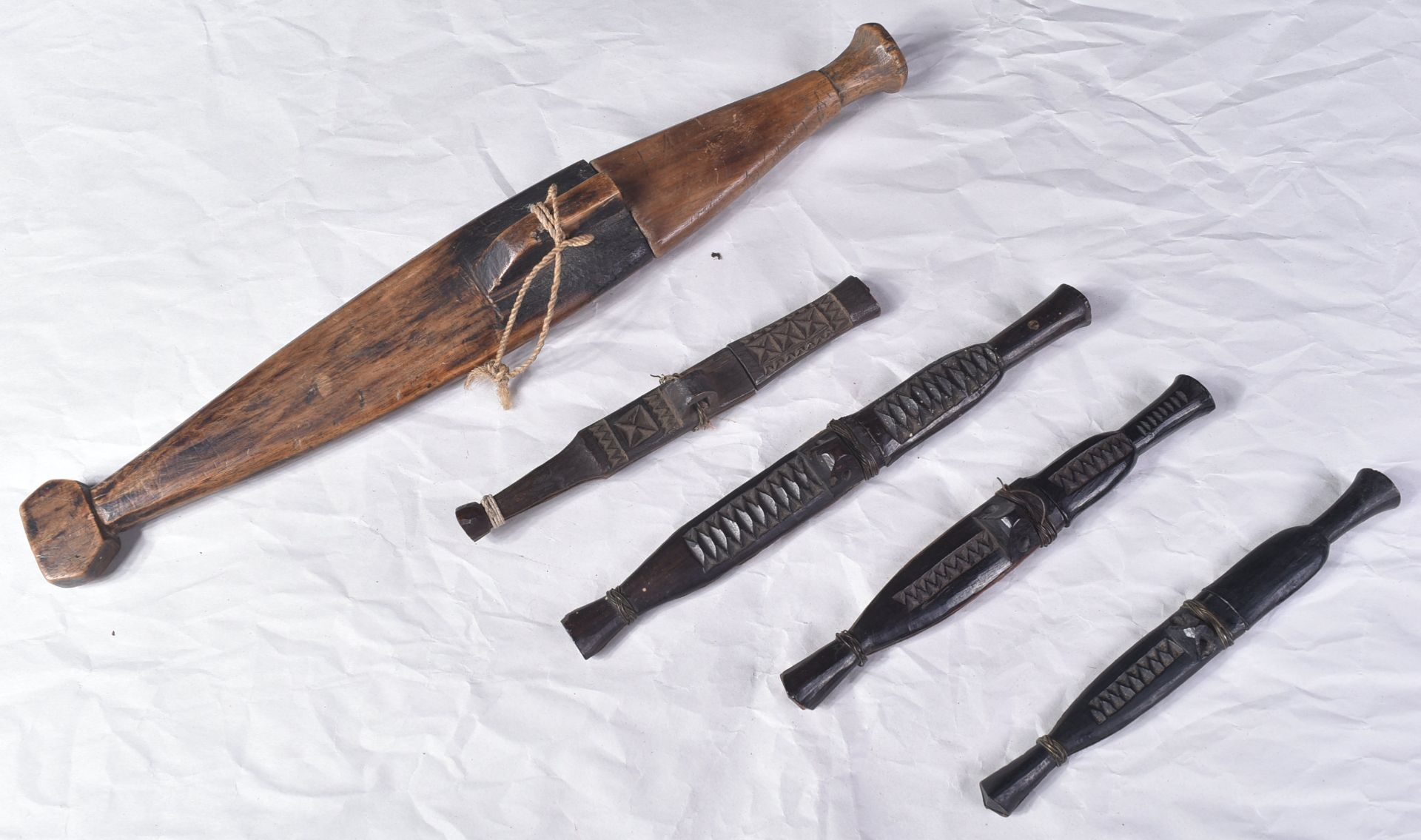 COLLECTION OF SOUTHERN AFRICAN SHONA PEOPLE DAGGERS - Image 10 of 10