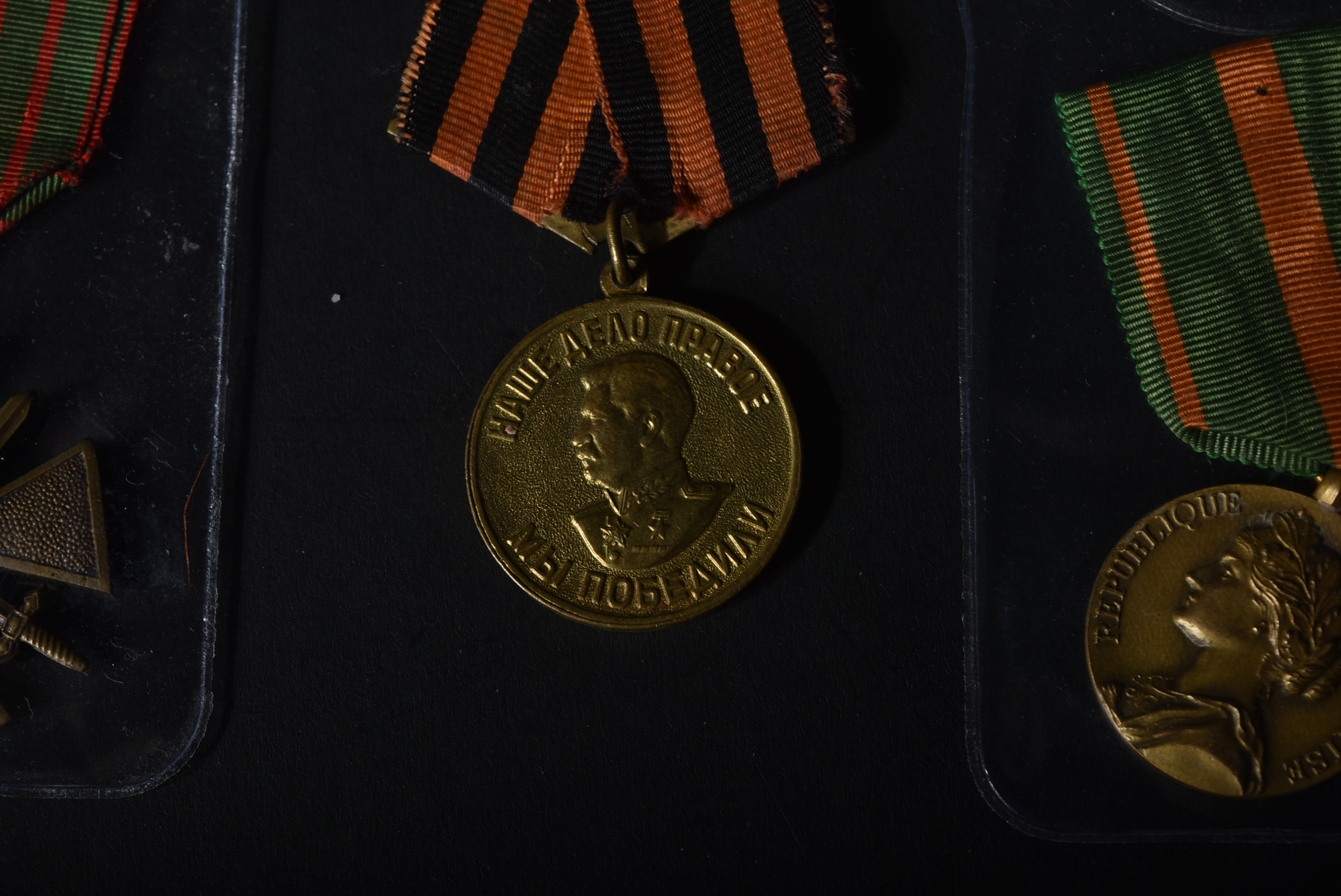 COLLECTION OF ASSORTED WORLD WAR MILITARY MEDALS - Image 8 of 14