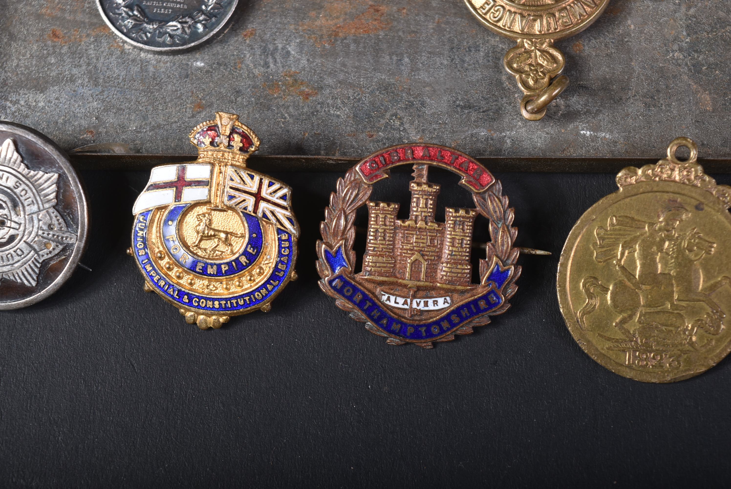 COLLECTION OF ASSORTED BRITISH MILITARY & OTHER BADGES - Image 6 of 12
