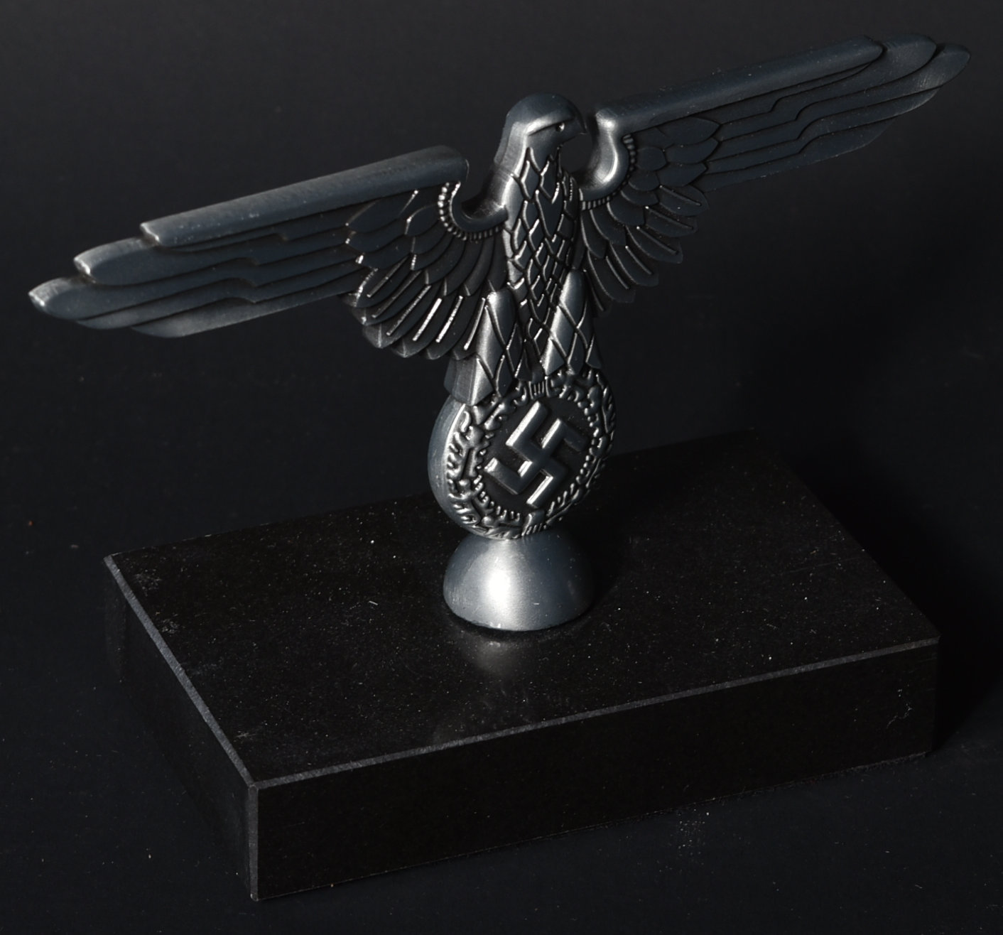 SECOND WORLD WAR STYLE THIRD REICH DESK TOP PAPER WEIGHT - Image 2 of 8