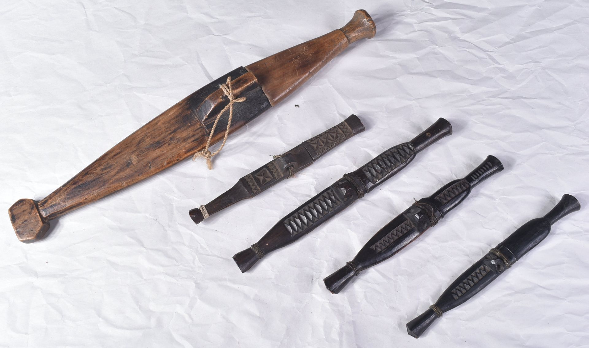 COLLECTION OF SOUTHERN AFRICAN SHONA PEOPLE DAGGERS - Image 9 of 10