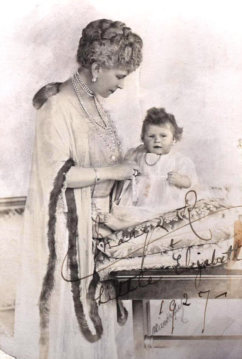 H.M QUEEN MARY & YOUNG PRINCESS ELIZABETH SIGNED PHOTOGRAPH - Image 2 of 6