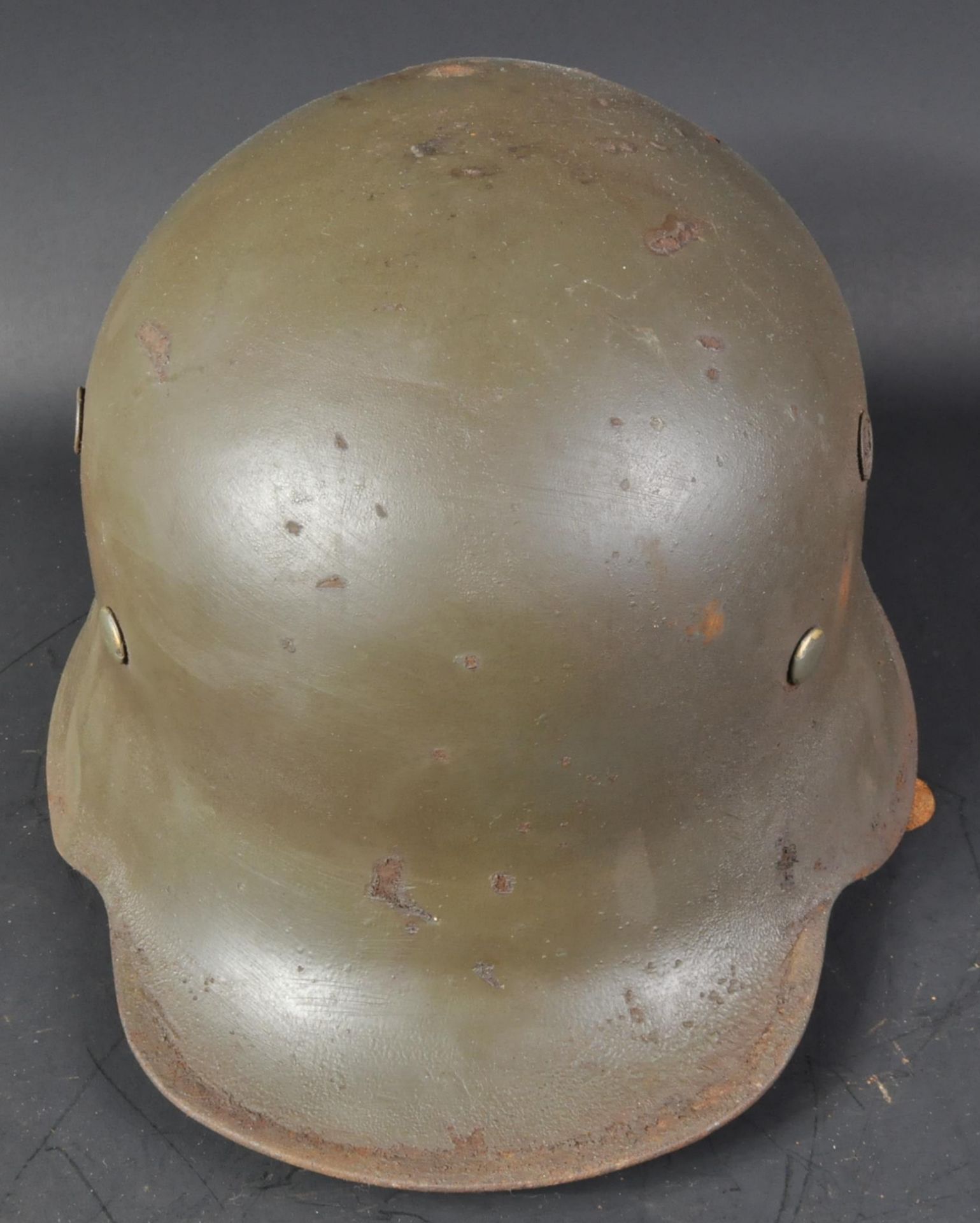 SECOND WORLD WAR GERMAN ALLGEMEINE SS M18 PATTERN PARADE HELMET - Bild 3 aus 6