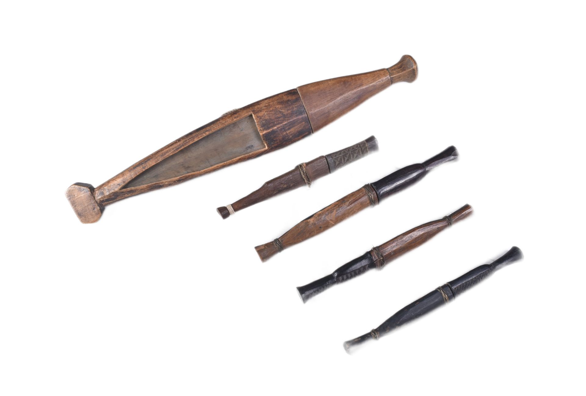 COLLECTION OF SOUTHERN AFRICAN SHONA PEOPLE DAGGERS - Image 2 of 10