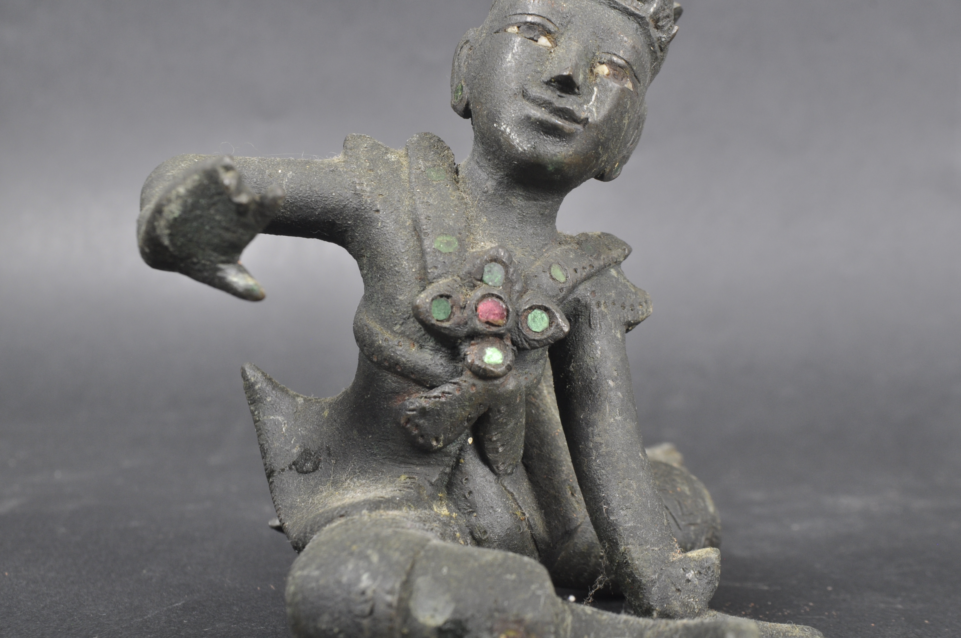 EARLY 20TH CENTURY INDIAN BRONZE FIGURINE - Image 8 of 8