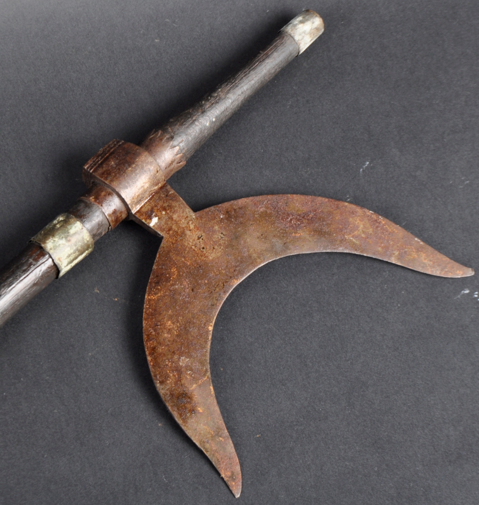 19TH CENTURY PERSIAN BULOVA STEEL CRESCENT WAR AXE - Image 2 of 5