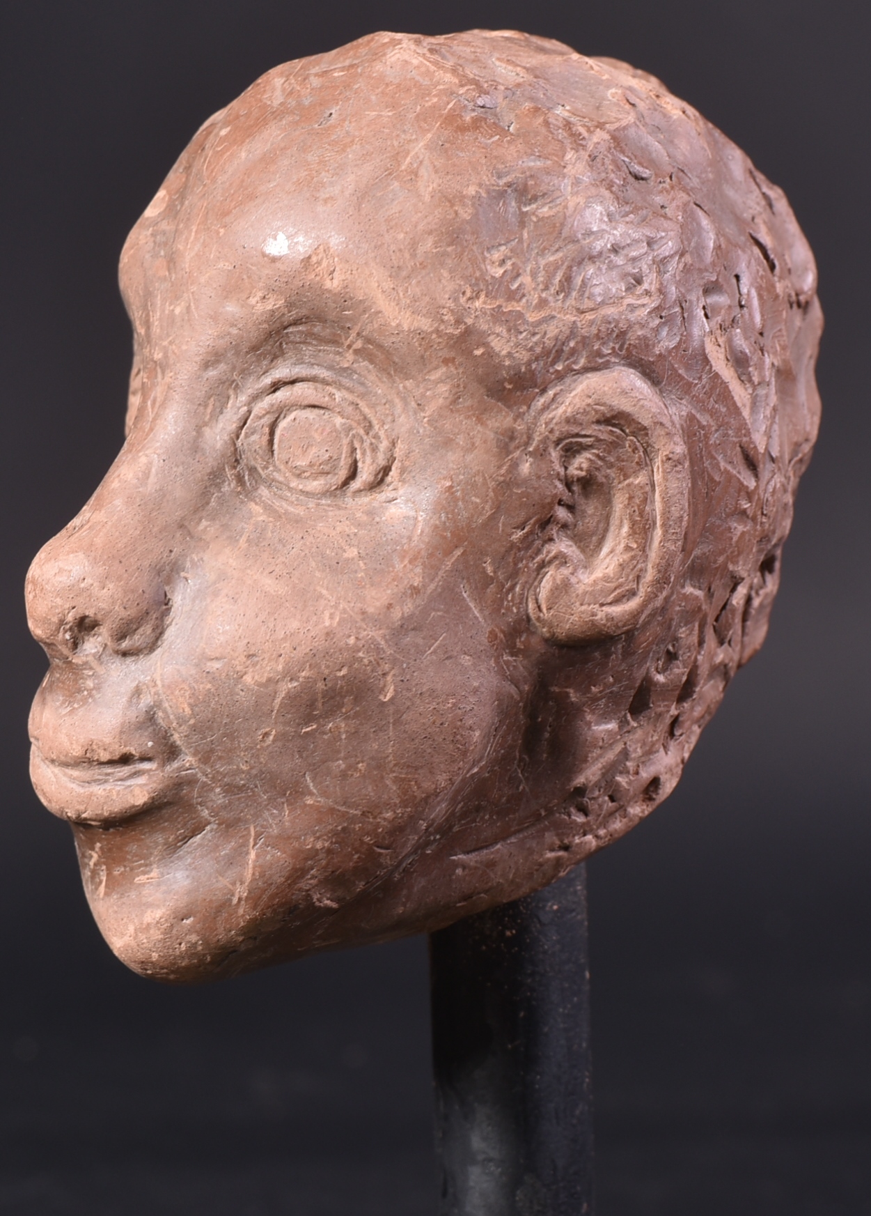 20TH CENTURY ETHNIC TERRACOTTA POTTERY HEAD - Image 2 of 6