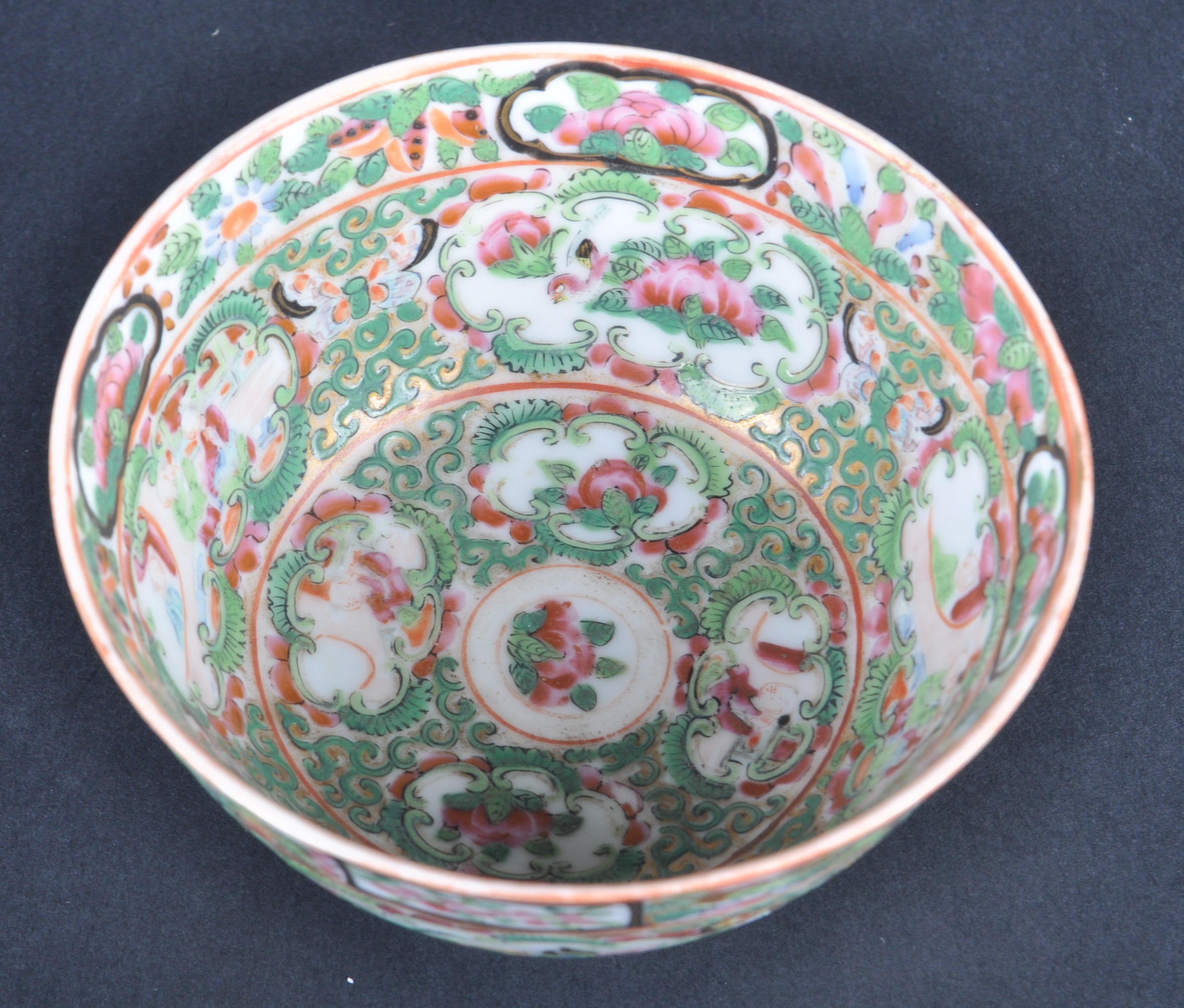 19TH CENTURY CHINESE CANTONESE PORCELAIN BOWL - Image 4 of 5