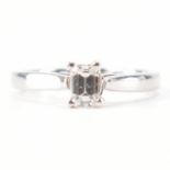 HALLMARKED 18CT WHITE GOLD & DIAMOND SOLITAIRE RING