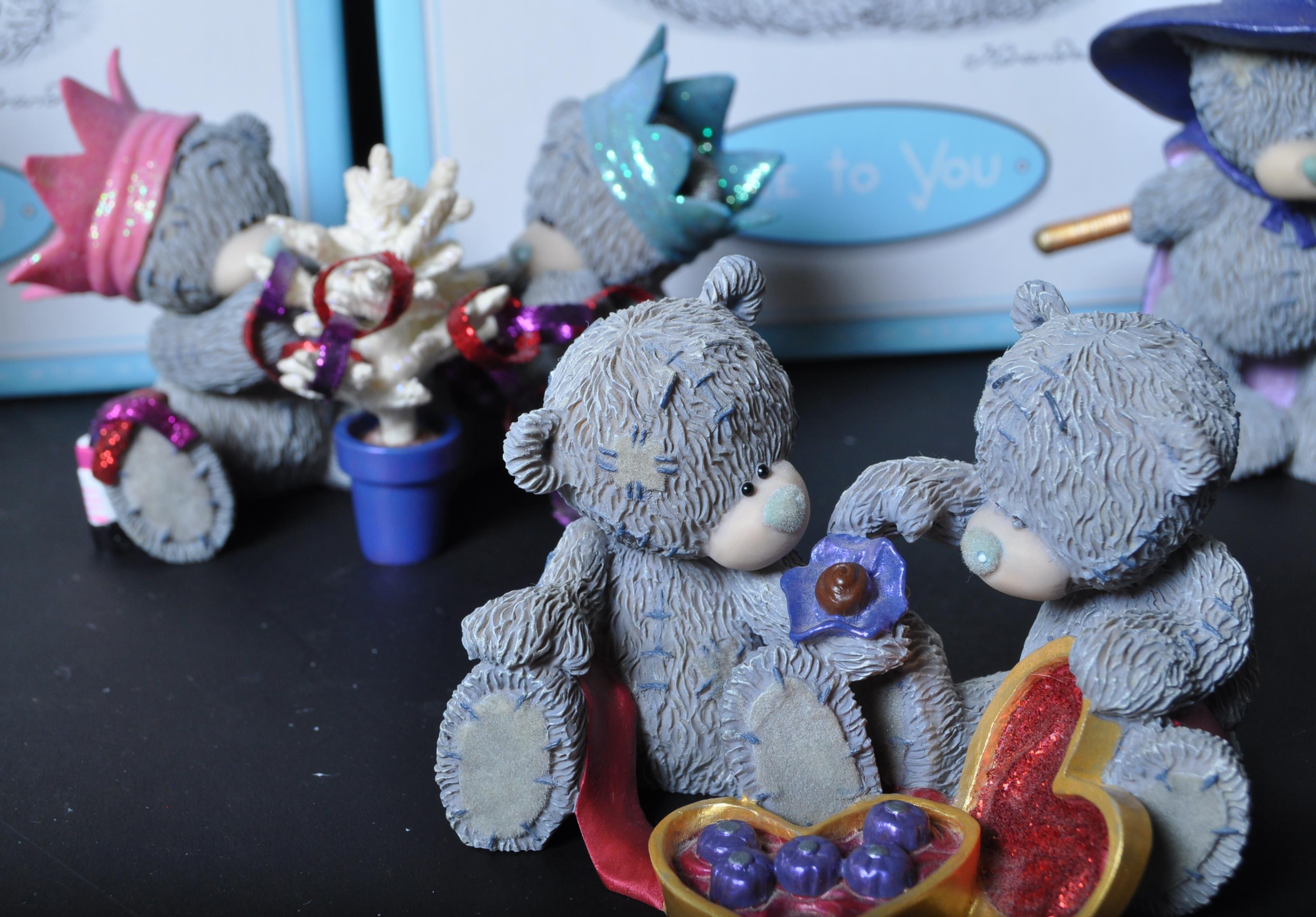 LARGE COLLECTION OF BOXED 'ME TO YOU' BEAR ORNAMENTS - Image 3 of 7