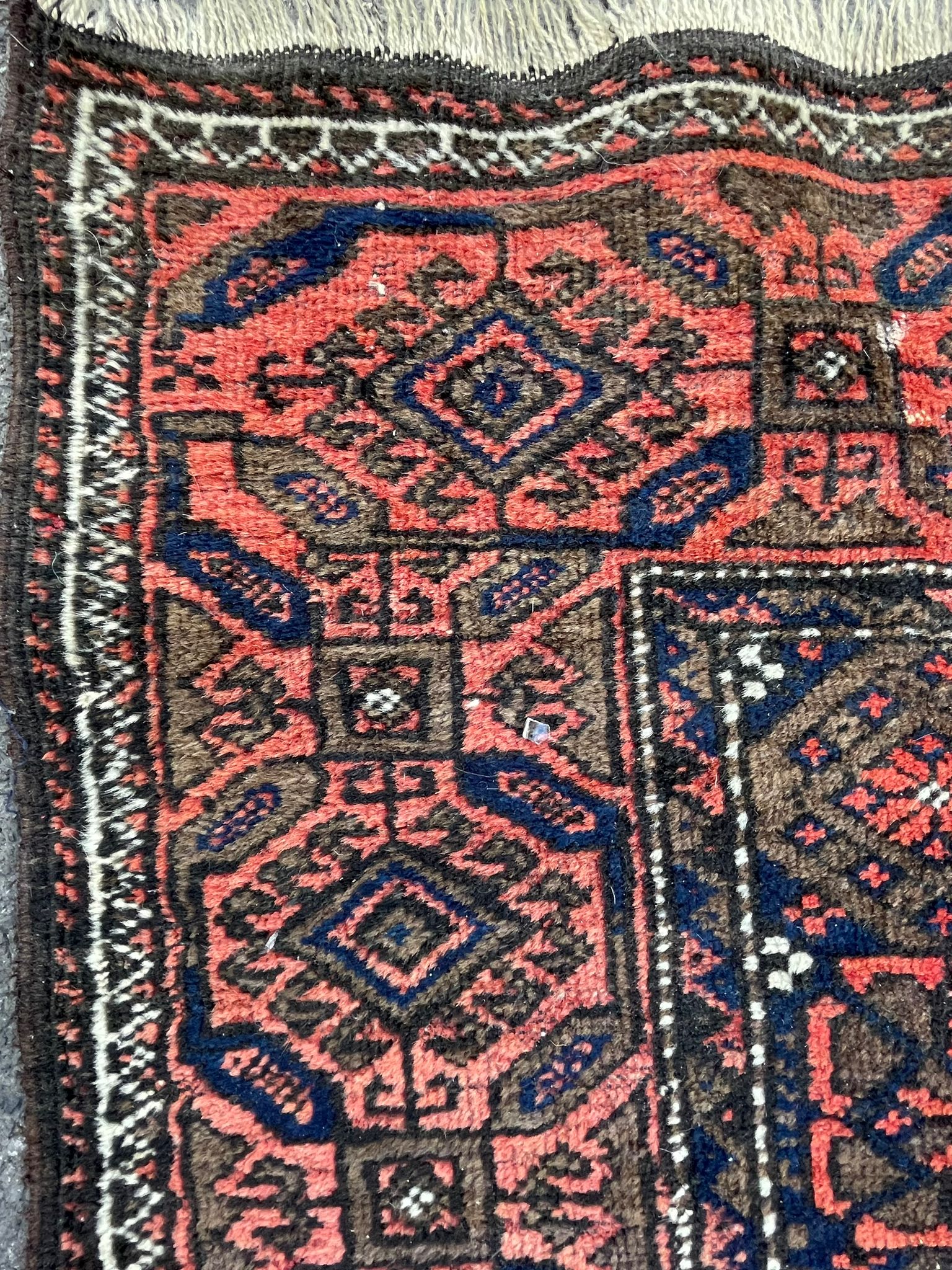 MID 20TH CENTURY PERSIAN ISLAMIC KILIM FLOOR RUG - Image 3 of 4