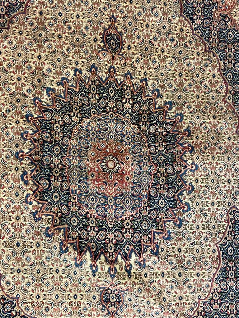 EARLY 20TH CENTURY NORTHEAST MOUD FLOOR CARPET RUG - Image 2 of 4