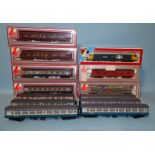 Lima OO gauge, 205142 MWG locomotive "Eagle", five coaches and a car transporter, (all boxed) and