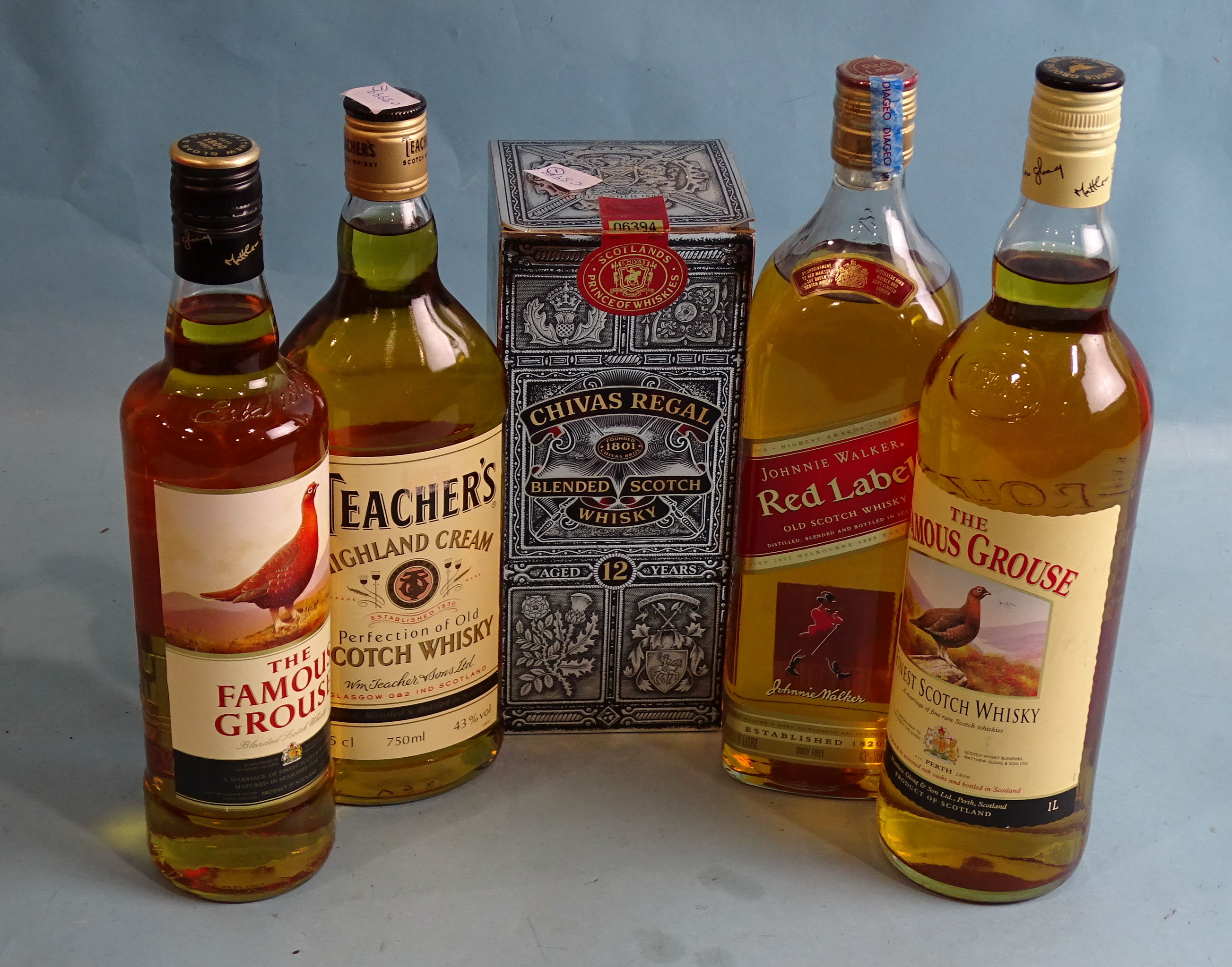 A collection of blended whisky: Famous Grouse 1L, Famous Grouse 70cl, Teachers 75cl, Johnnie - Bild 2 aus 2