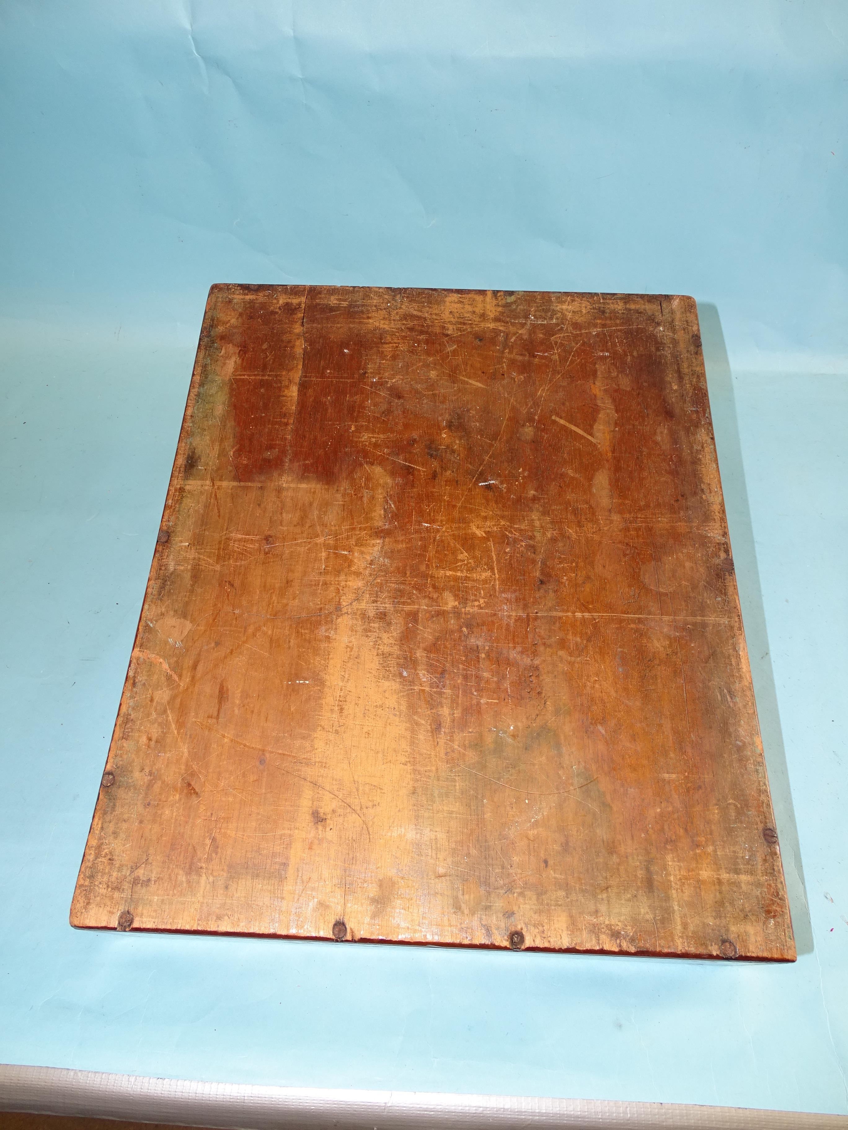 A Georgian mahogany knife box with brass carrying handle, 43 x 36cm. - Bild 2 aus 2