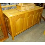 A craftsman-made oak blanket box with hinged lid, 124cm wide, 70cm high, 39.5cm deep.